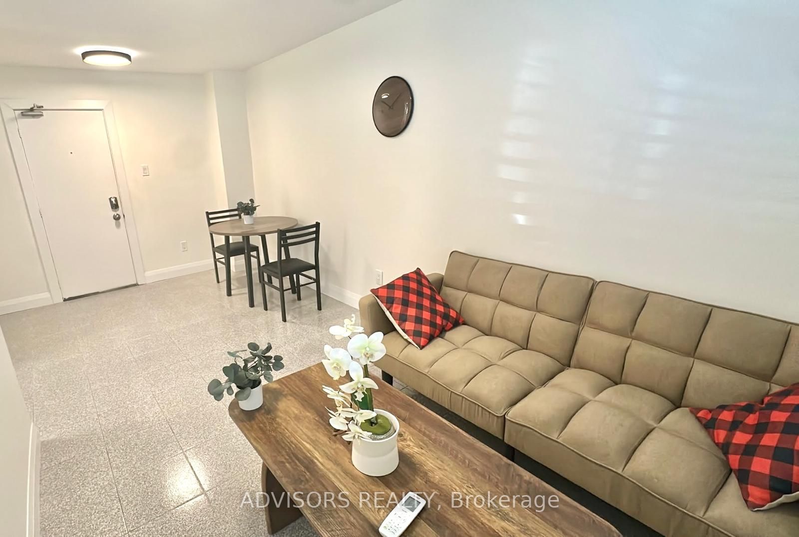 3717 Lakeshore Boulevard W 4 Property Photo 4