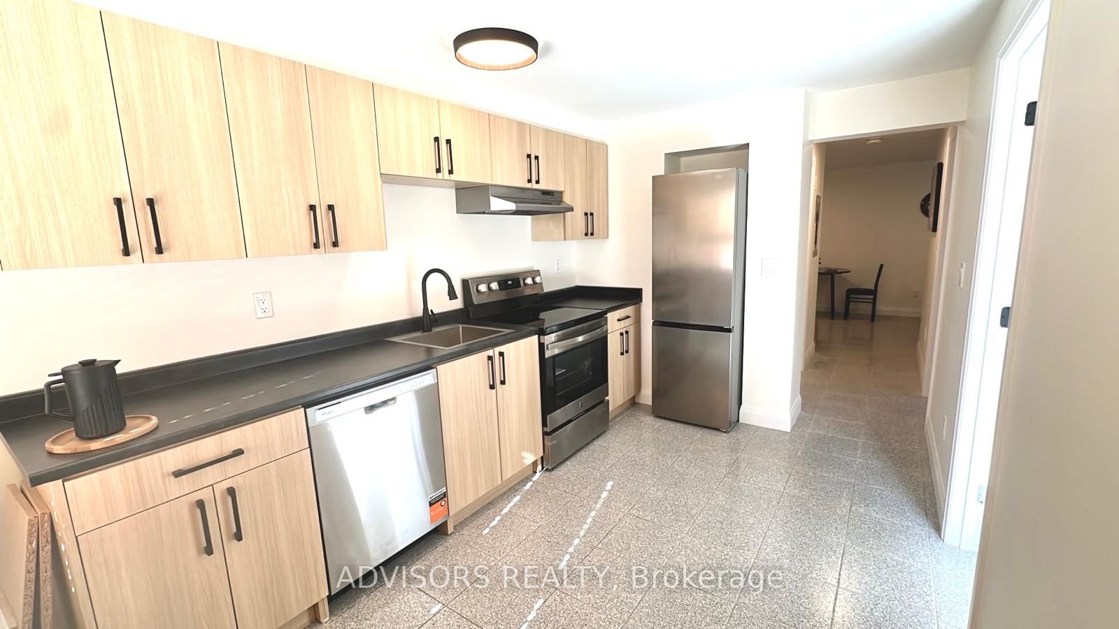 3717 Lakeshore Boulevard W 4 Property Photo 6