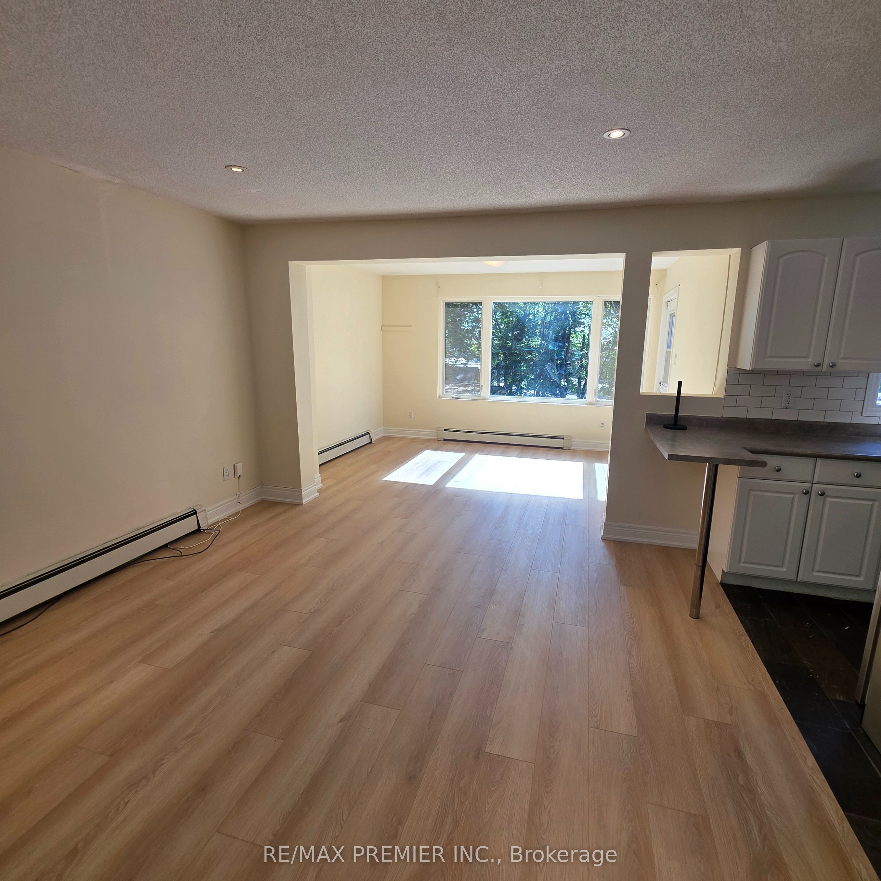 1487 King Street W 103 - Upper Property Photo 5