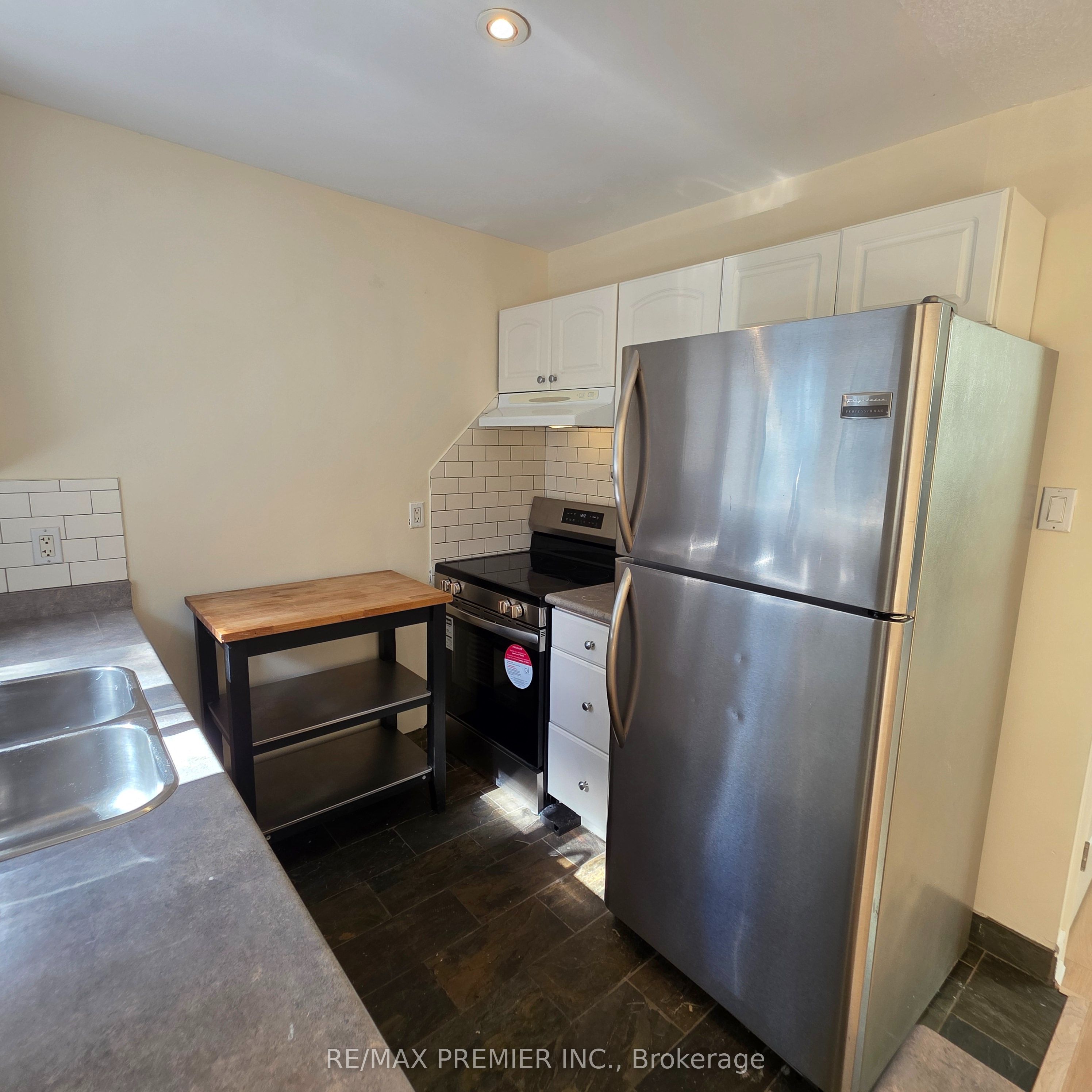 1487 King Street W 103 - Upper Property Photo 7