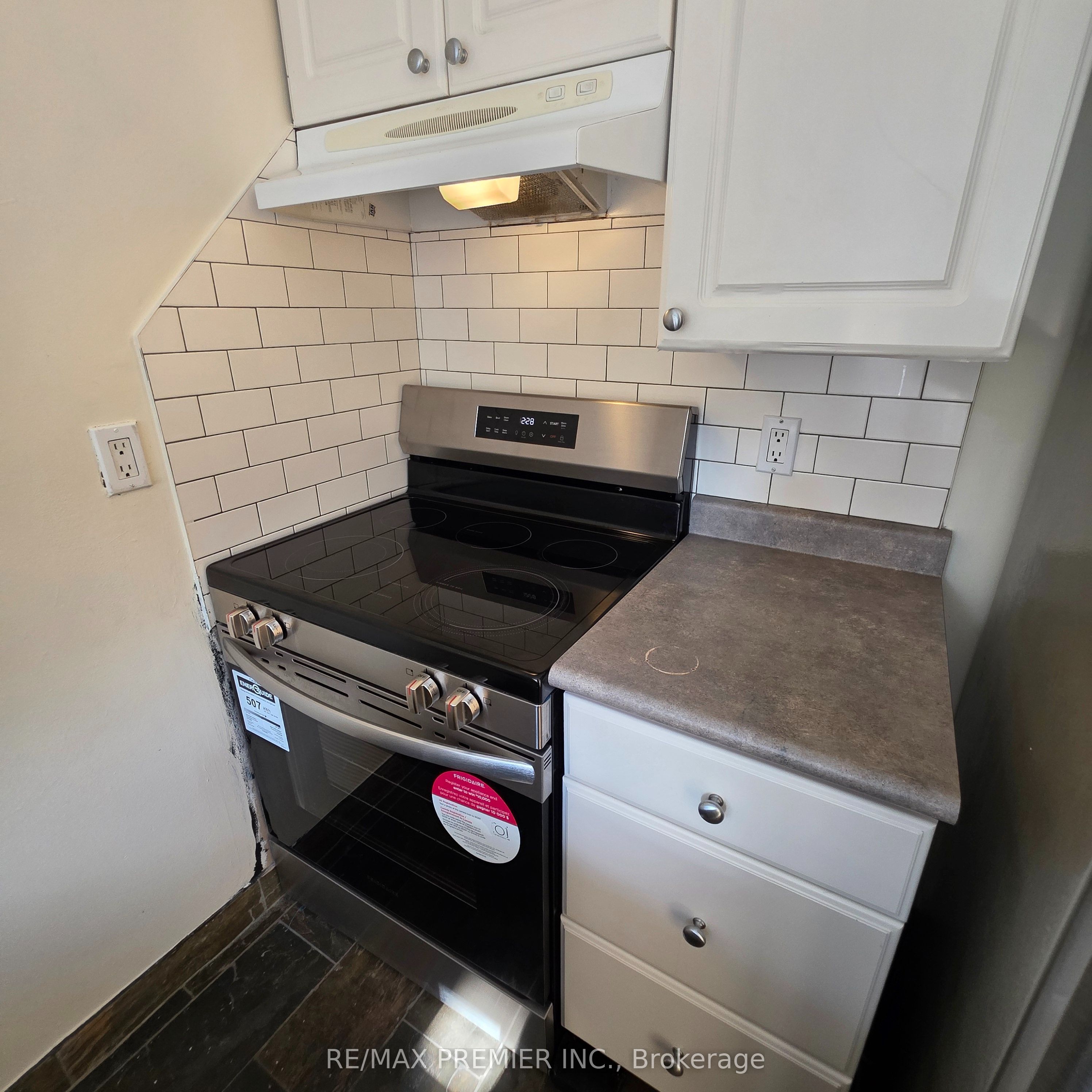 1487 King Street W 103 - Upper Property Photo 9