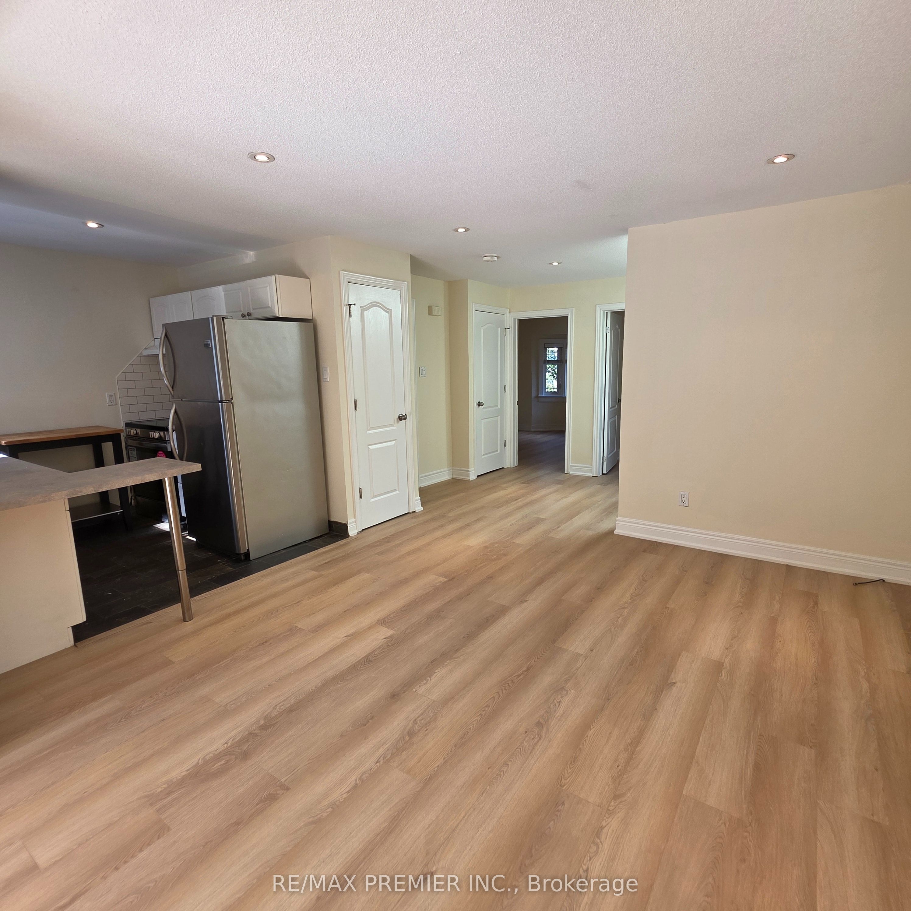 1487 King Street W 103 - Upper Property Photo 12