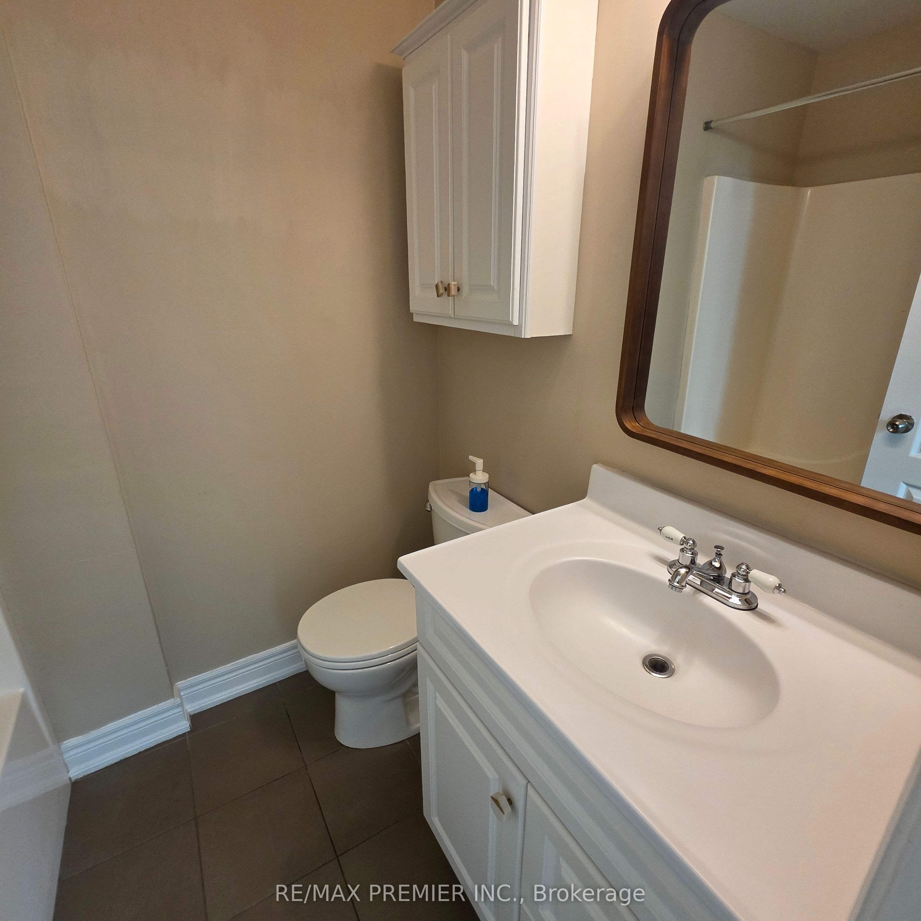1487 King Street W 103 - Upper Property Photo 23