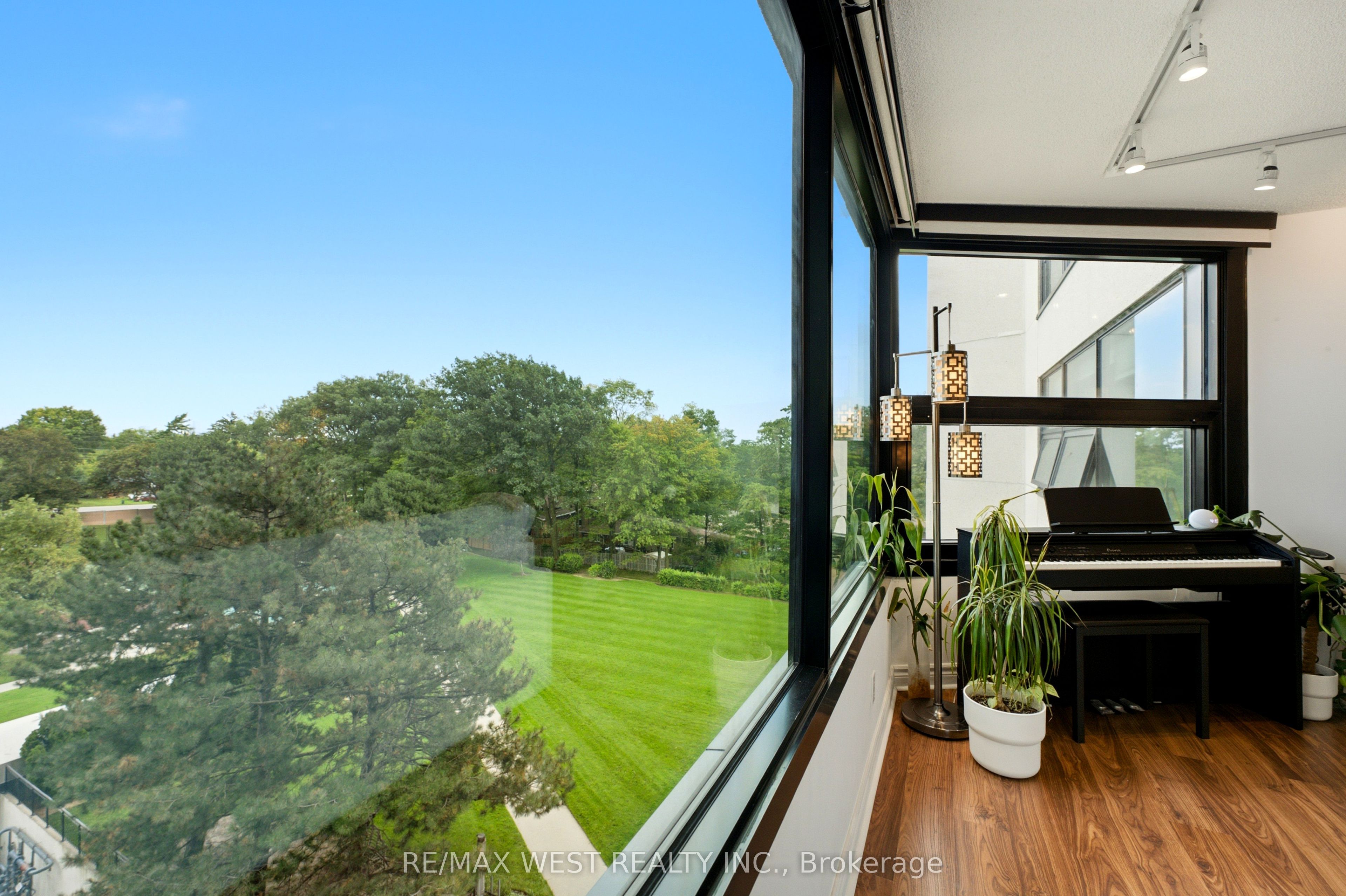 1300 Bloor Street 504 Property Photo 6