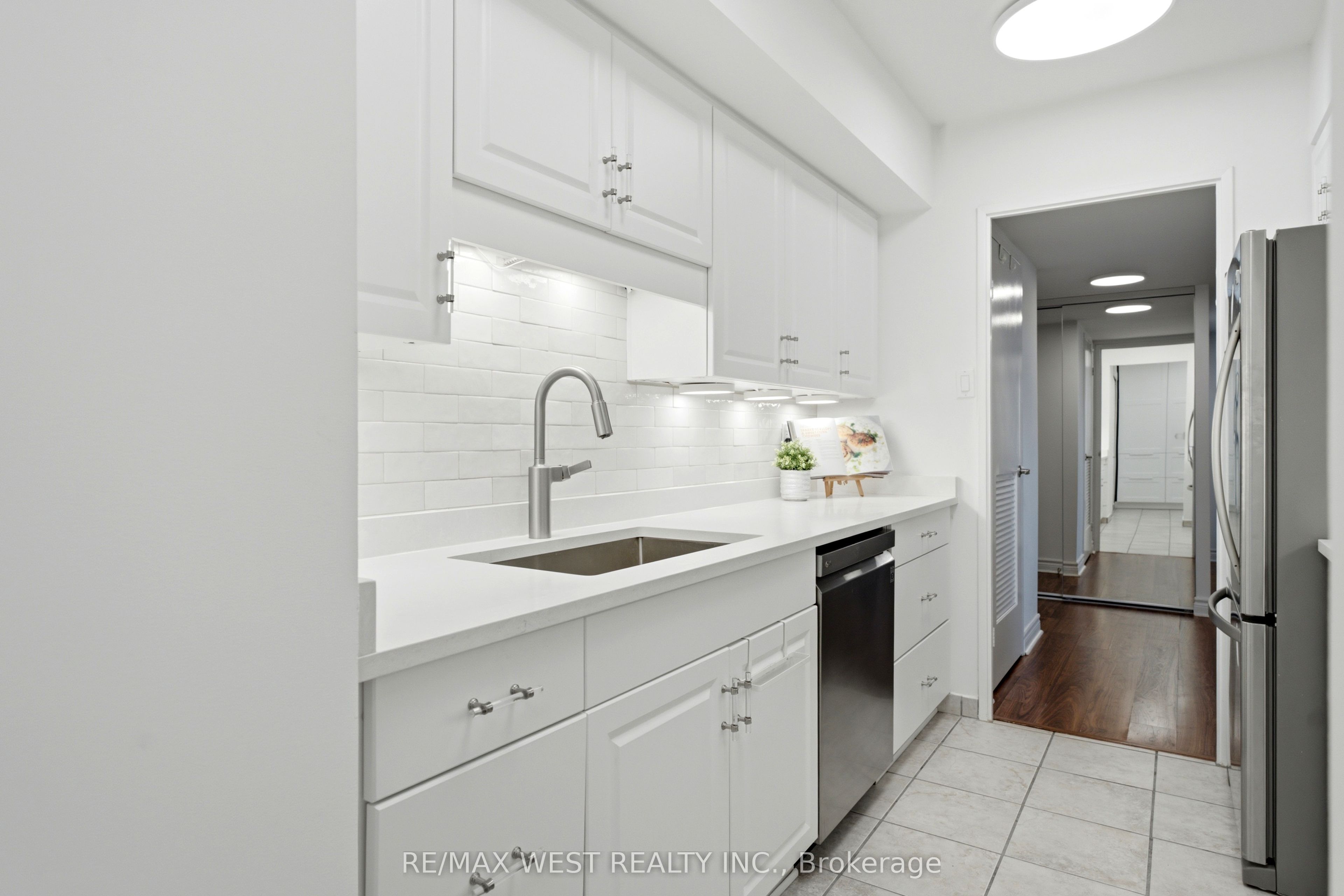 1300 Bloor Street 504 Property Photo 8