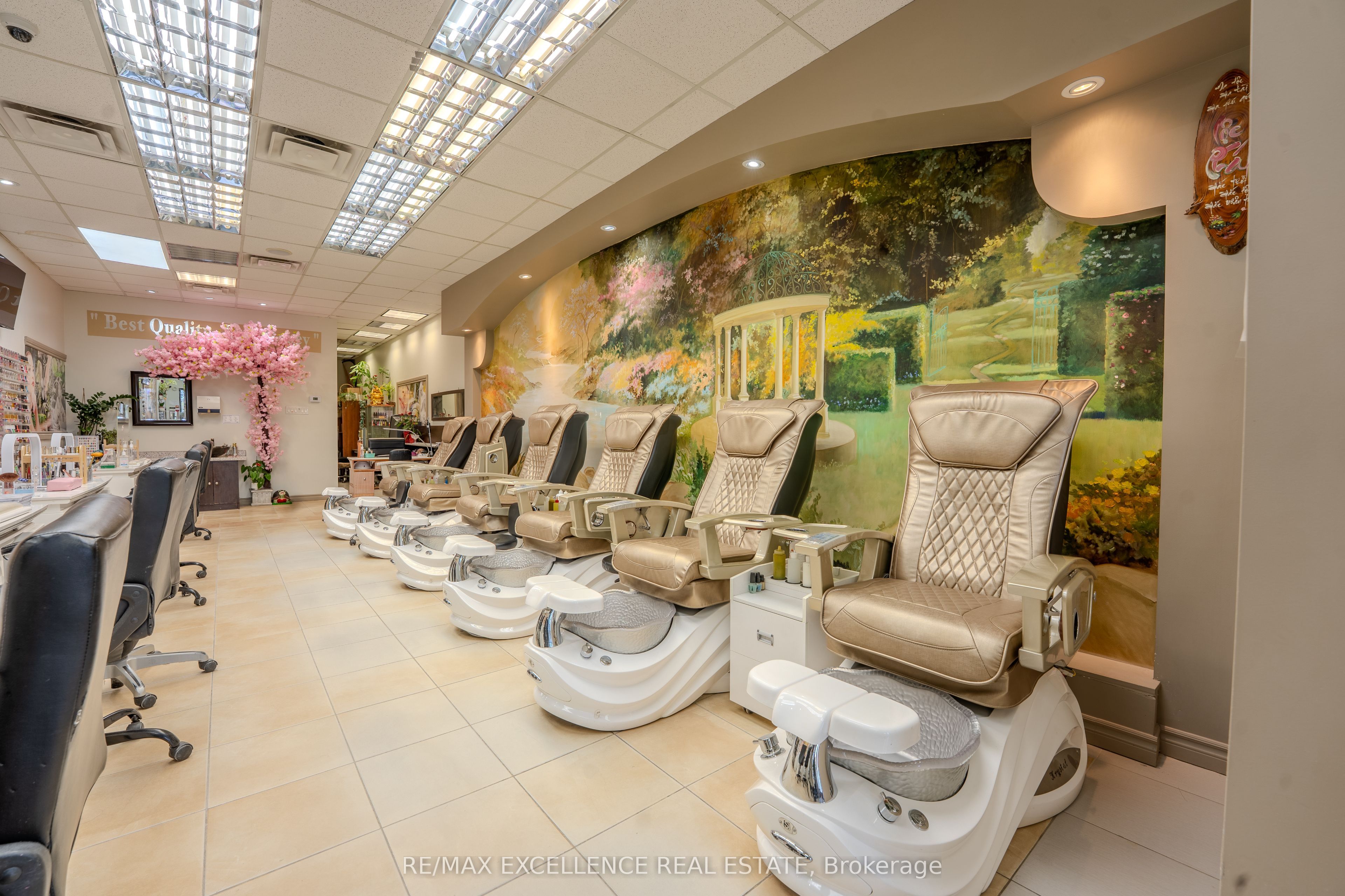 1 Steeles Avenue 11