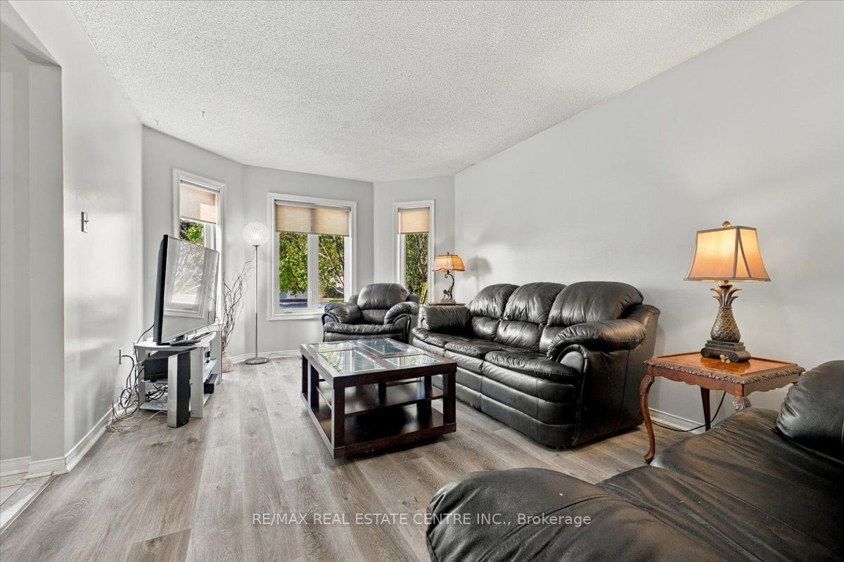 22 Birchway Place Property Photo 8