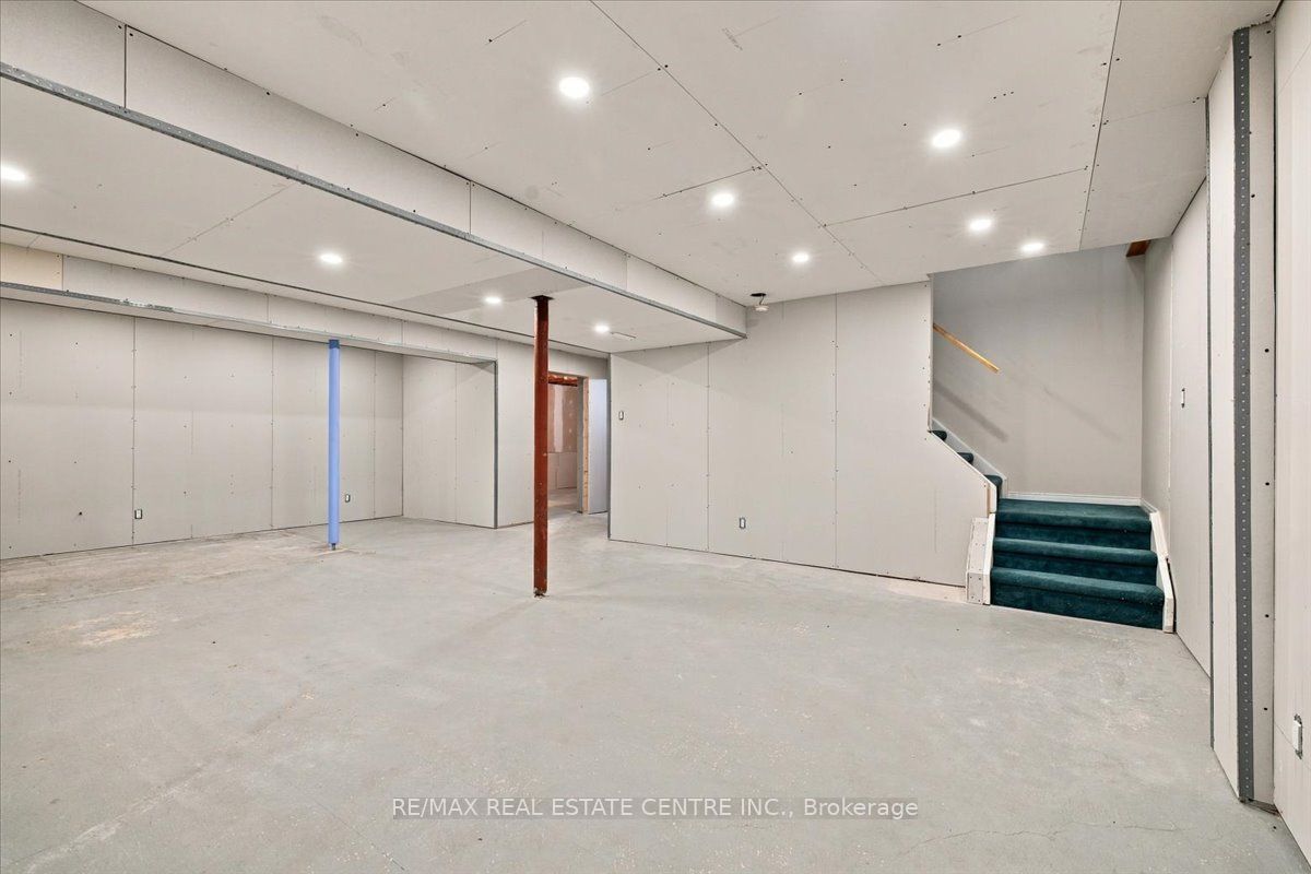 22 Birchway Place Property Photo 25