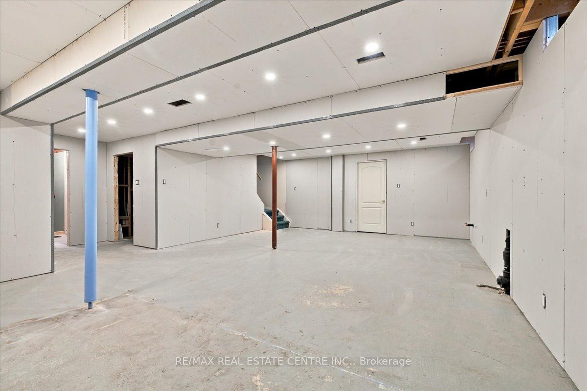 22 Birchway Place Property Photo 26