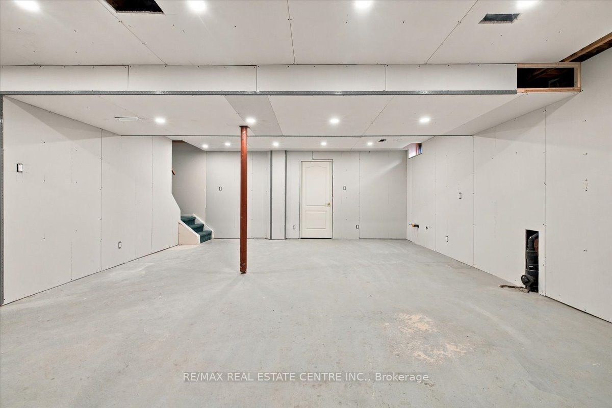 22 Birchway Place Property Photo 27