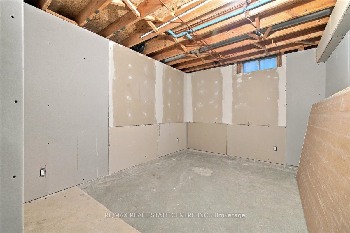 22 Birchway Place Property Photo 28