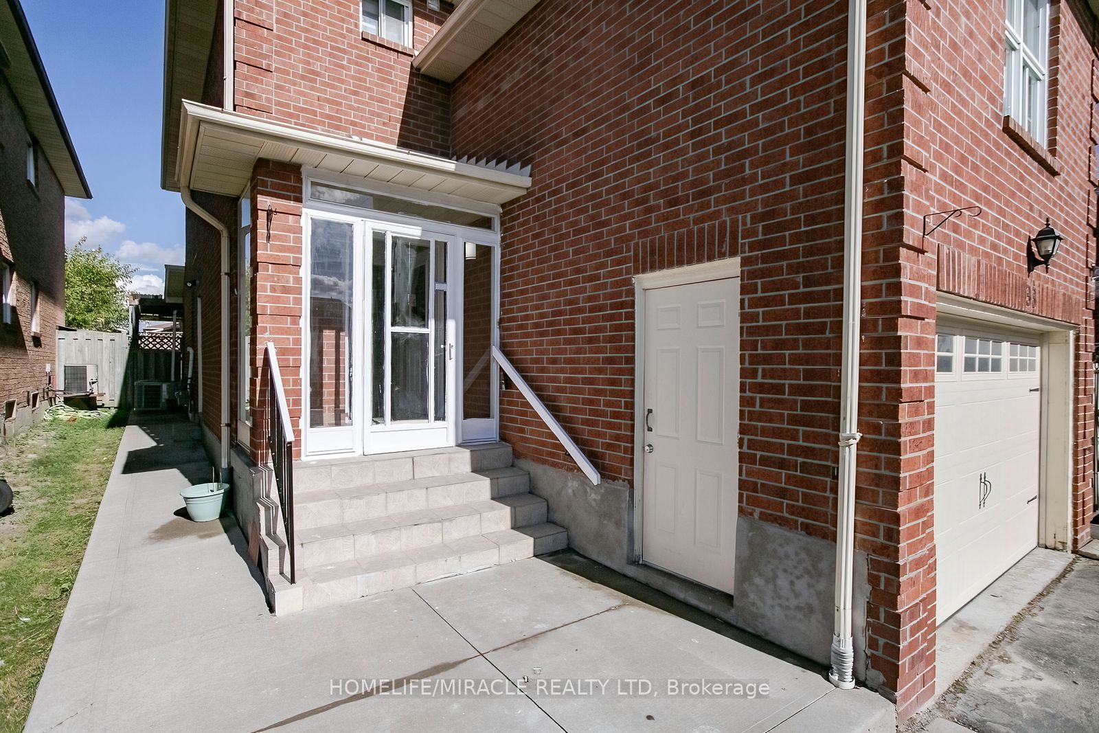 33 Adam Street Property Photo 3
