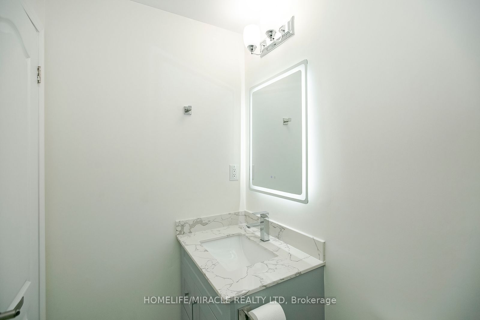 33 Adam Street Property Photo 27