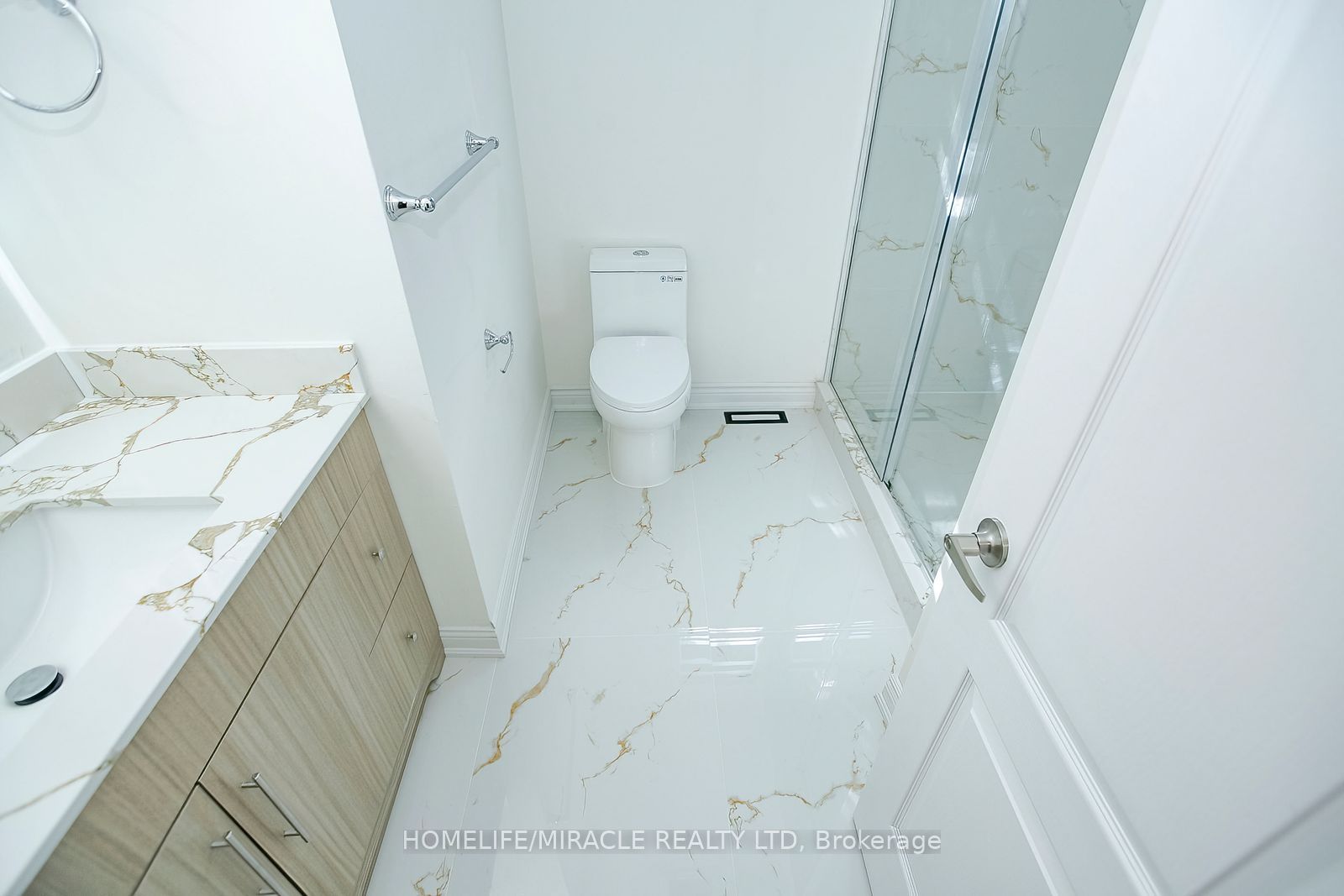 33 Adam Street Property Photo 31