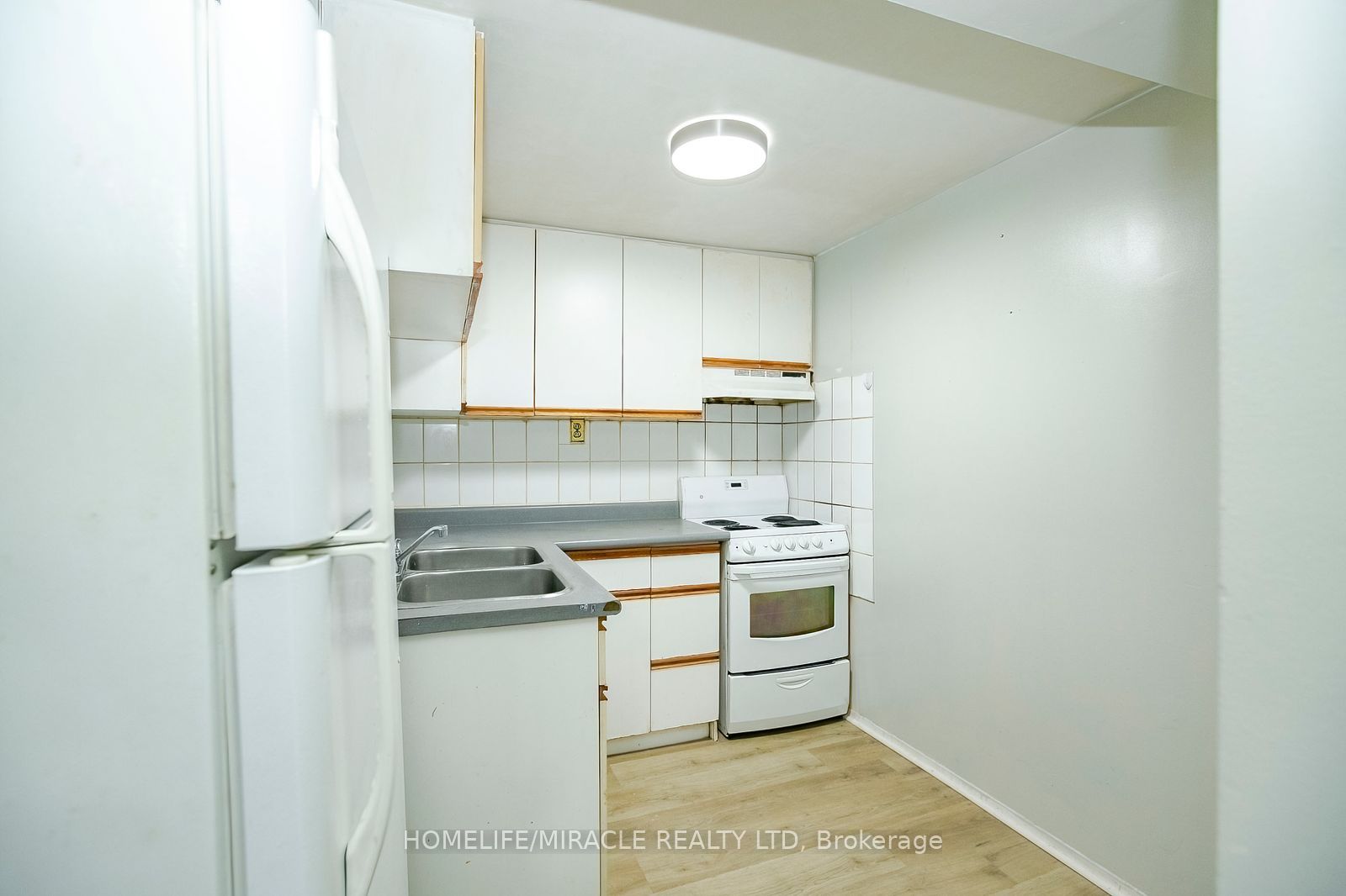 33 Adam Street Property Photo 43