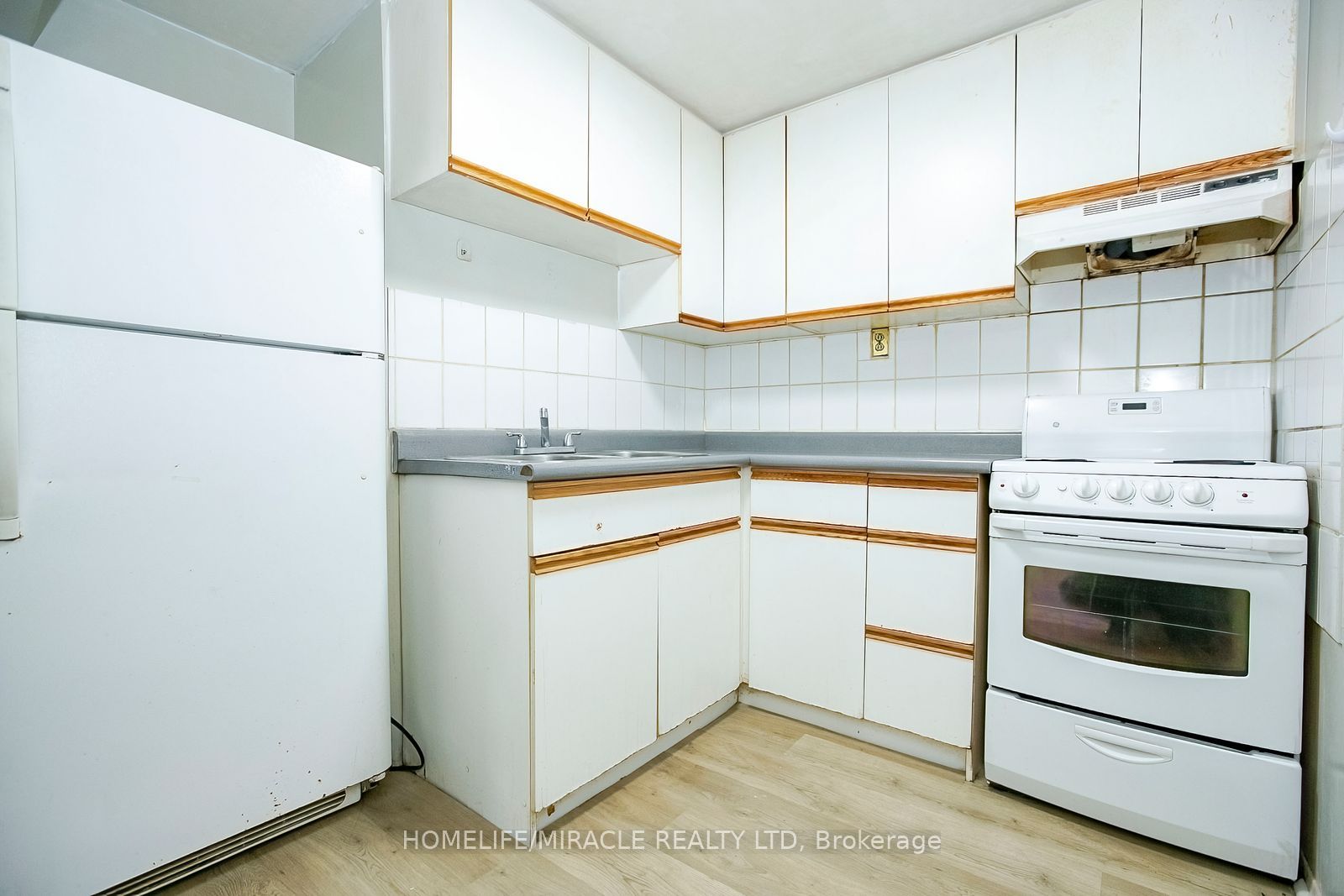 33 Adam Street Property Photo 44