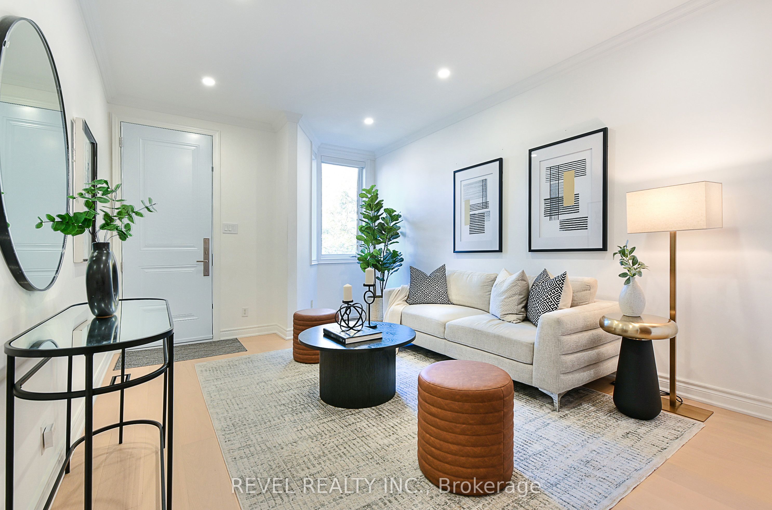 399 Perth Avenue Property Photo 4