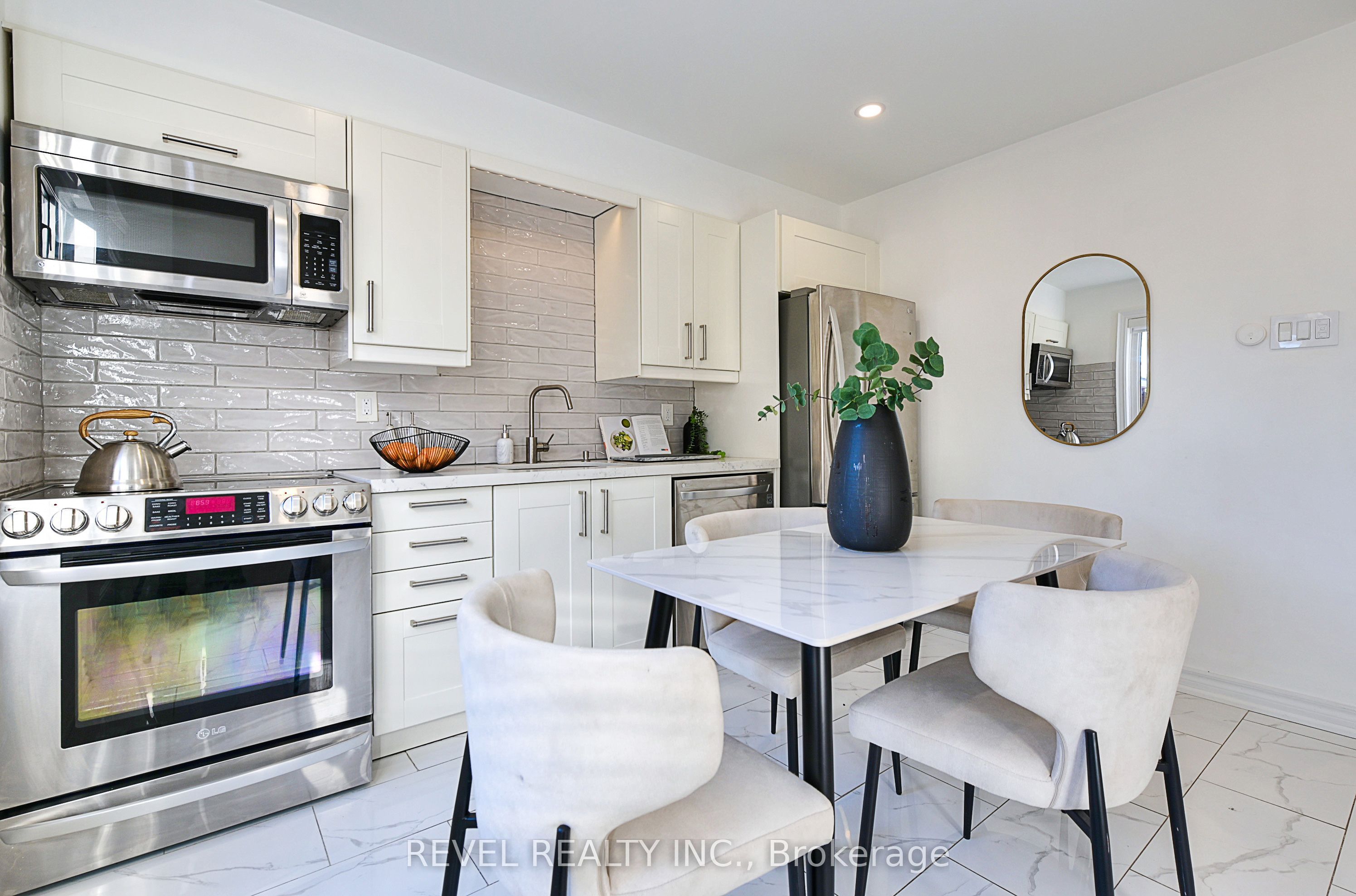 399 Perth Avenue Property Photo 6