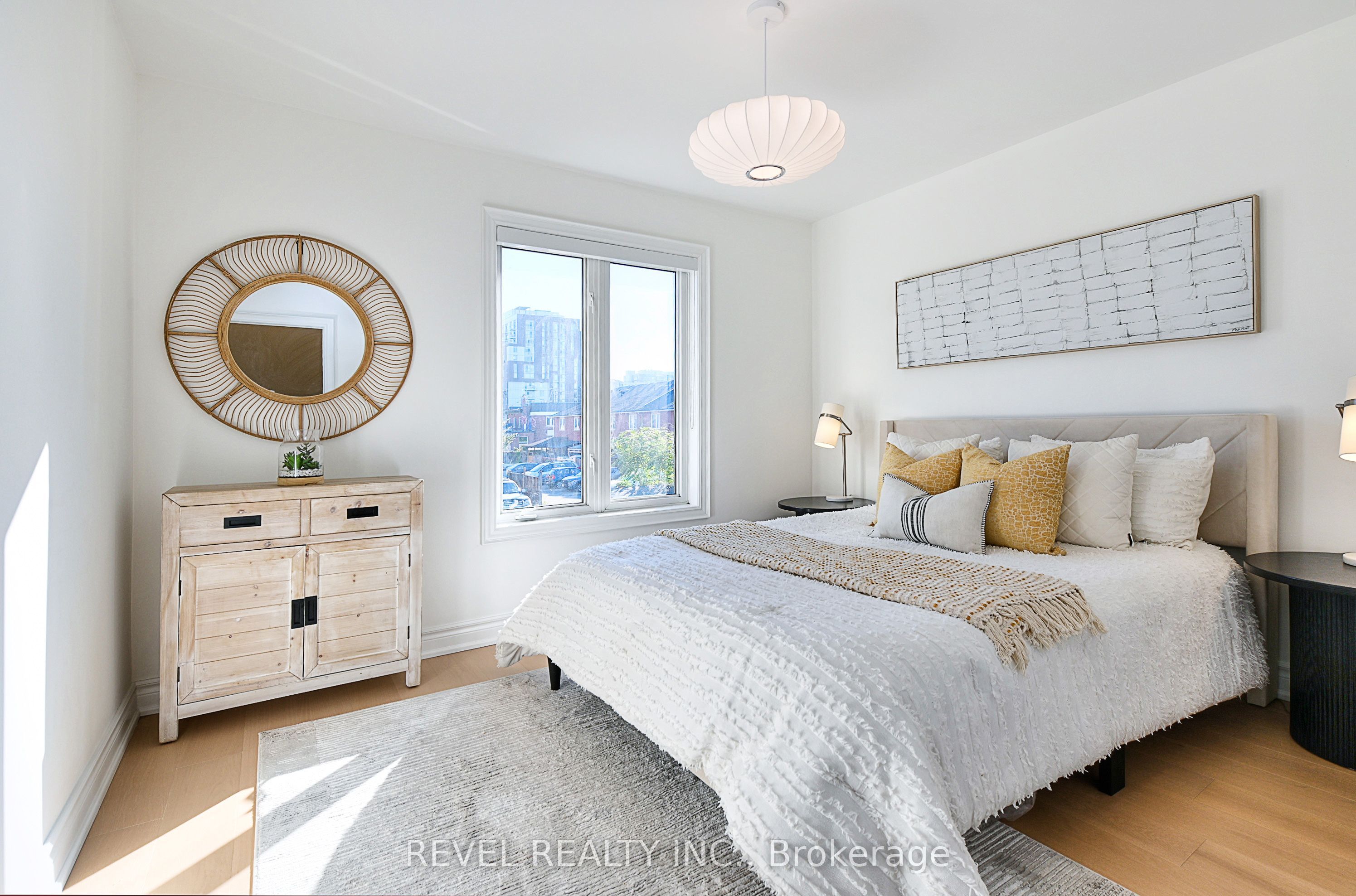 399 Perth Avenue Property Photo 9