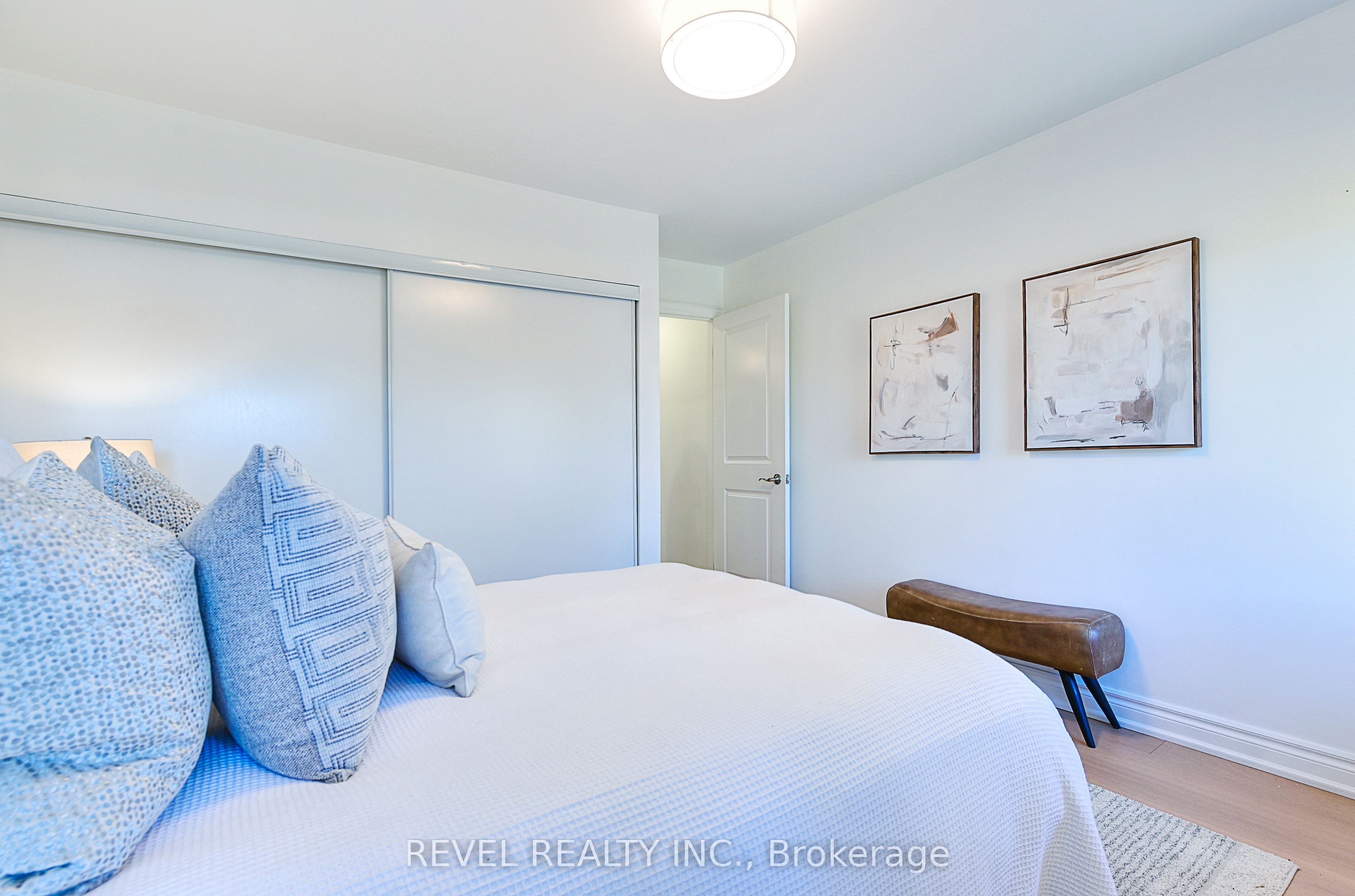 399 Perth Avenue Property Photo 14