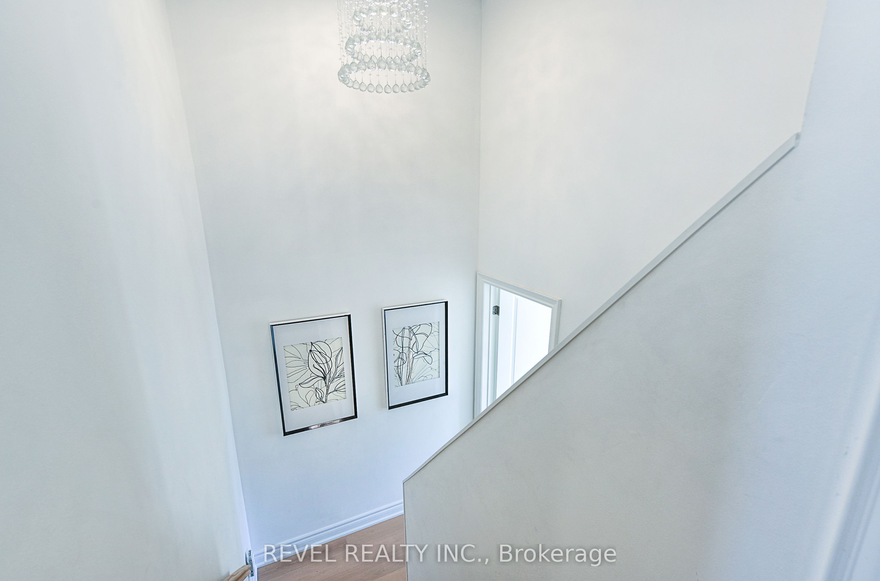 399 Perth Avenue Property Photo 15