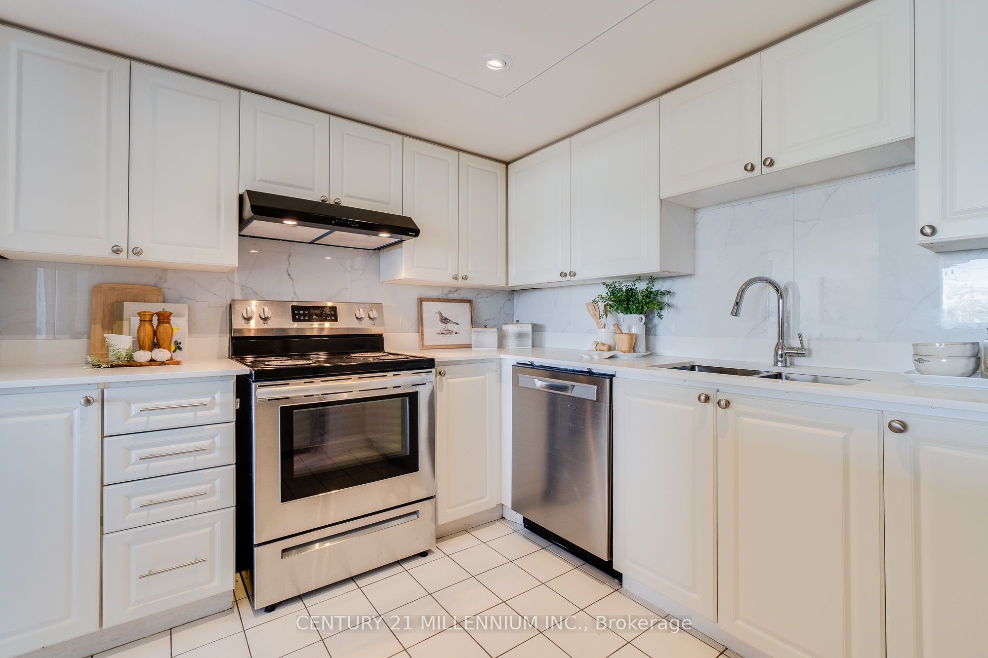 4450 Tucana Court 902 Property Photo 4