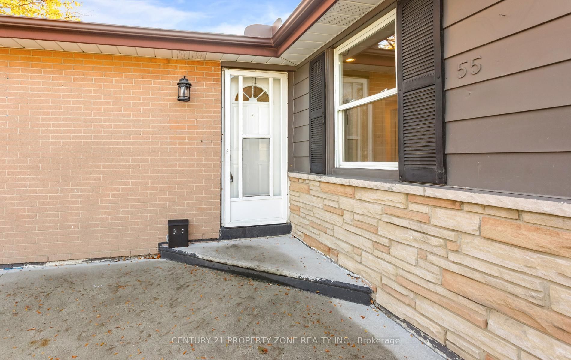 55 Brentwood Drive Property Photo 3