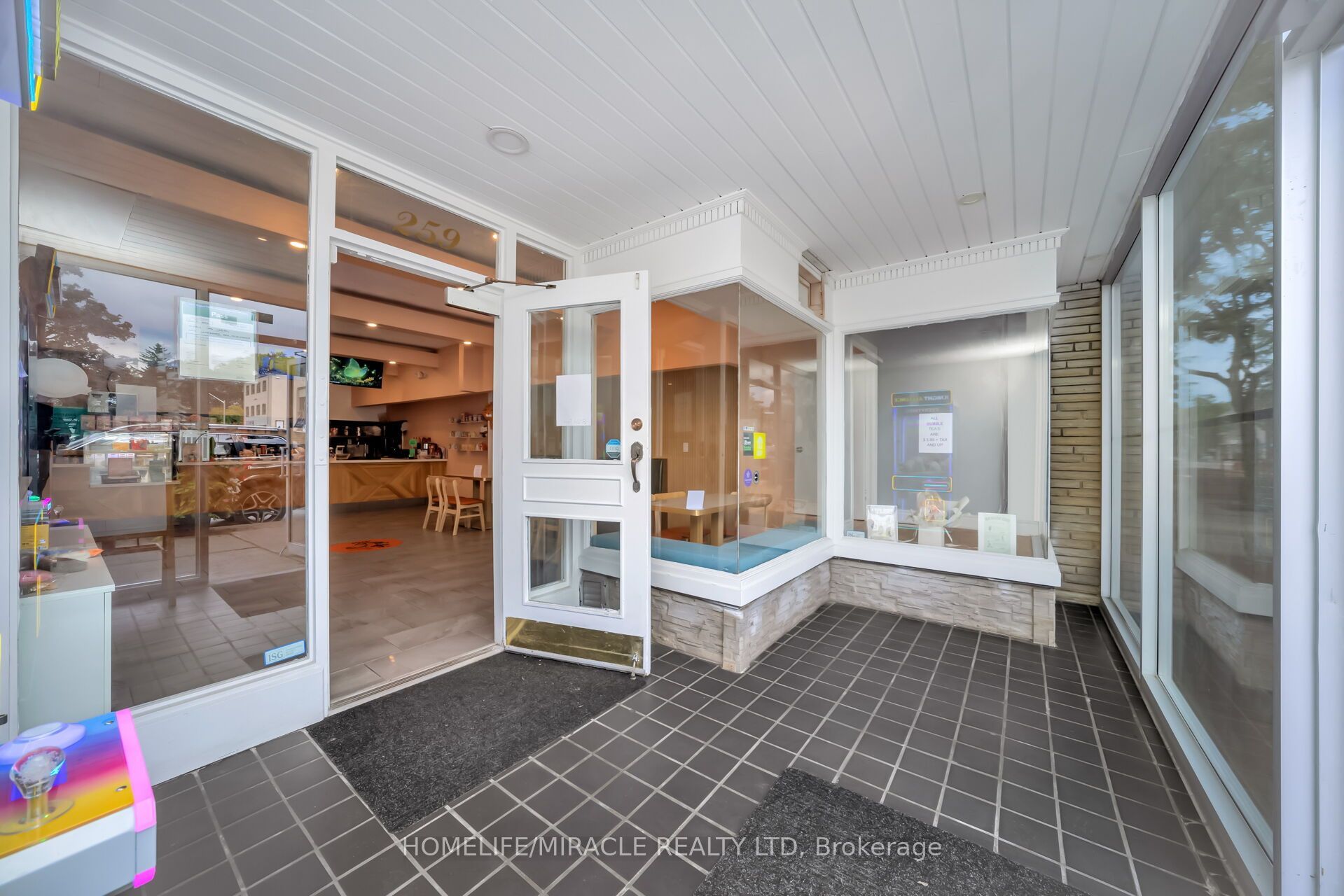 259 Lakeshore Road E Property Photo 10