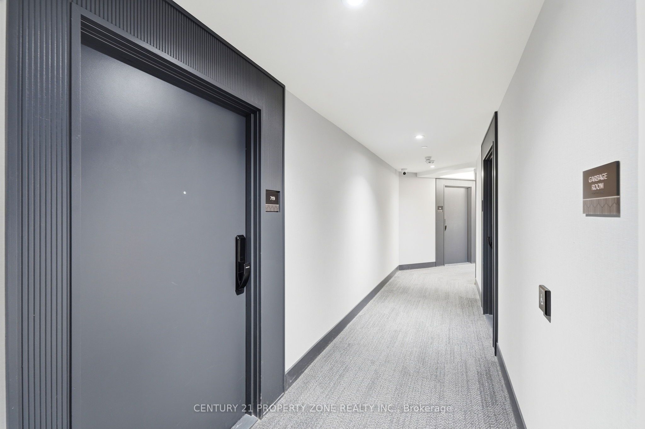 405 Dundas Street W 719 Property Photo 4