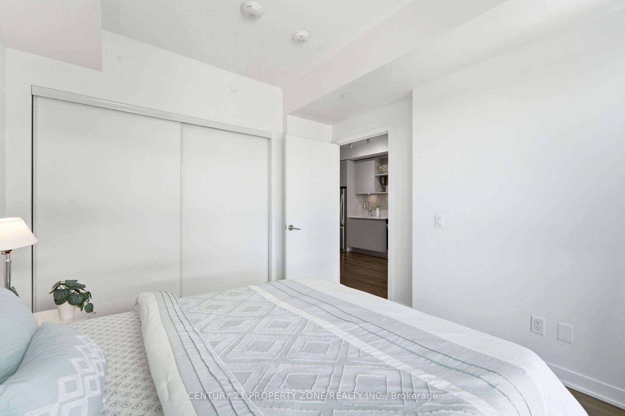 405 Dundas Street W 719 Property Photo 13