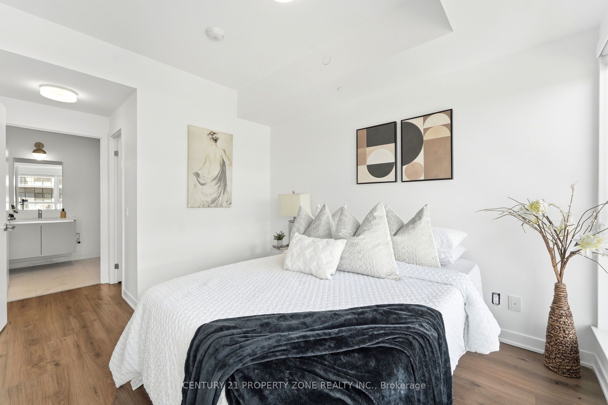 405 Dundas Street W 719 Property Photo 15