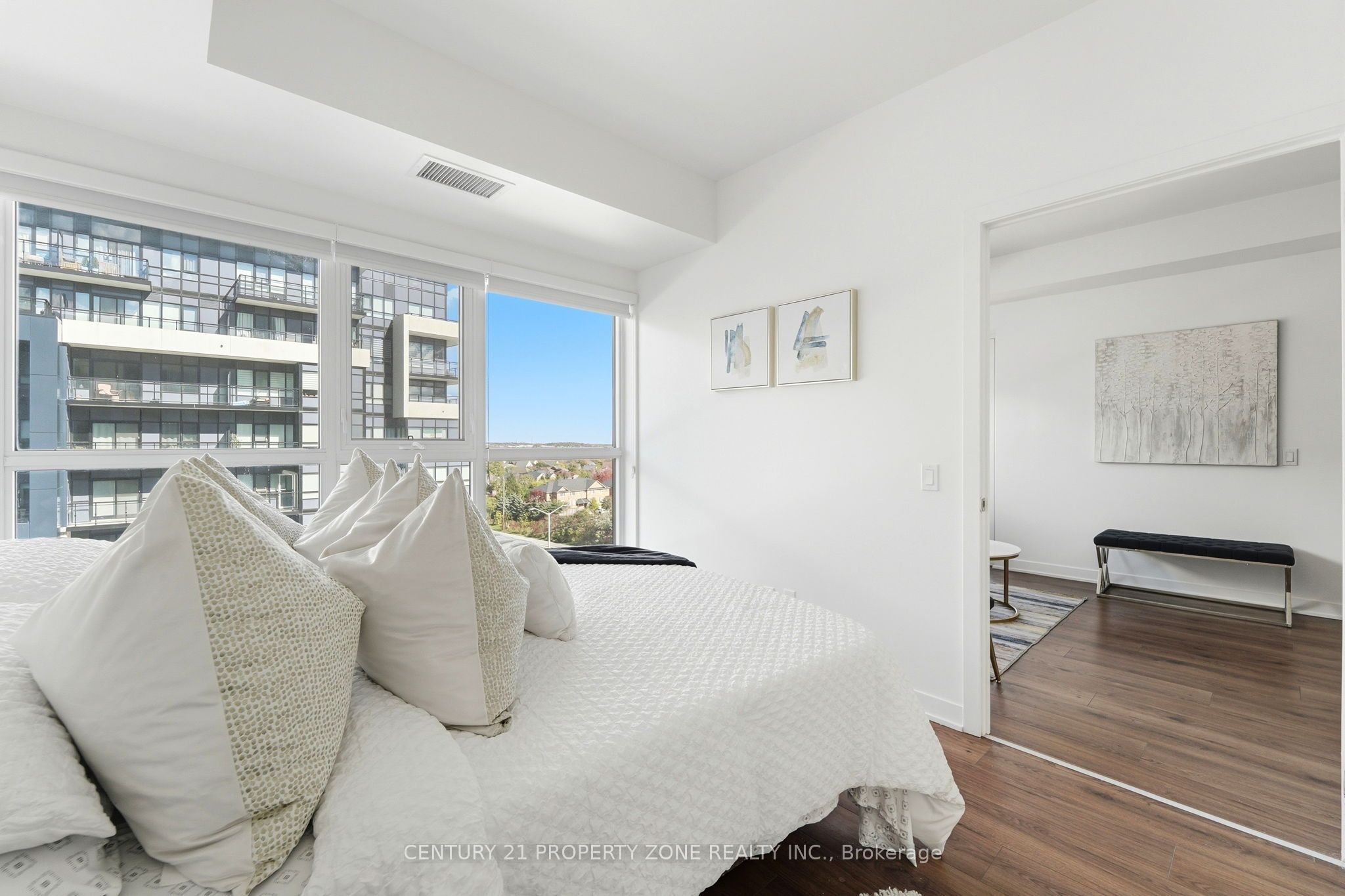 405 Dundas Street W 719 Property Photo 19