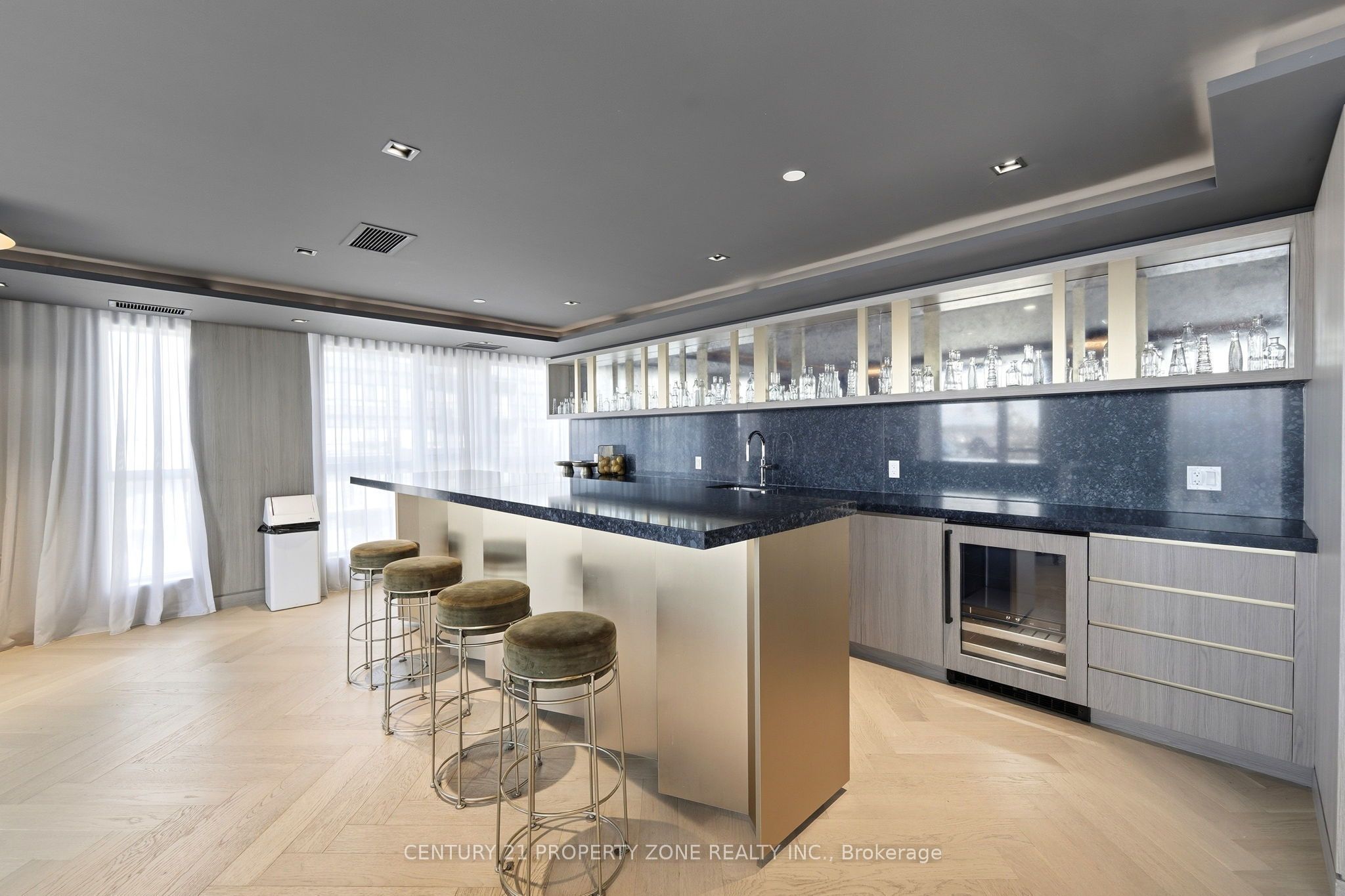 405 Dundas Street W 719 Property Photo 31