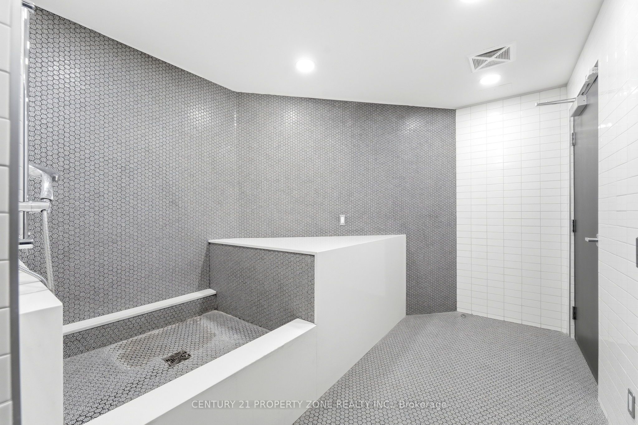 405 Dundas Street W 719 Property Photo 32
