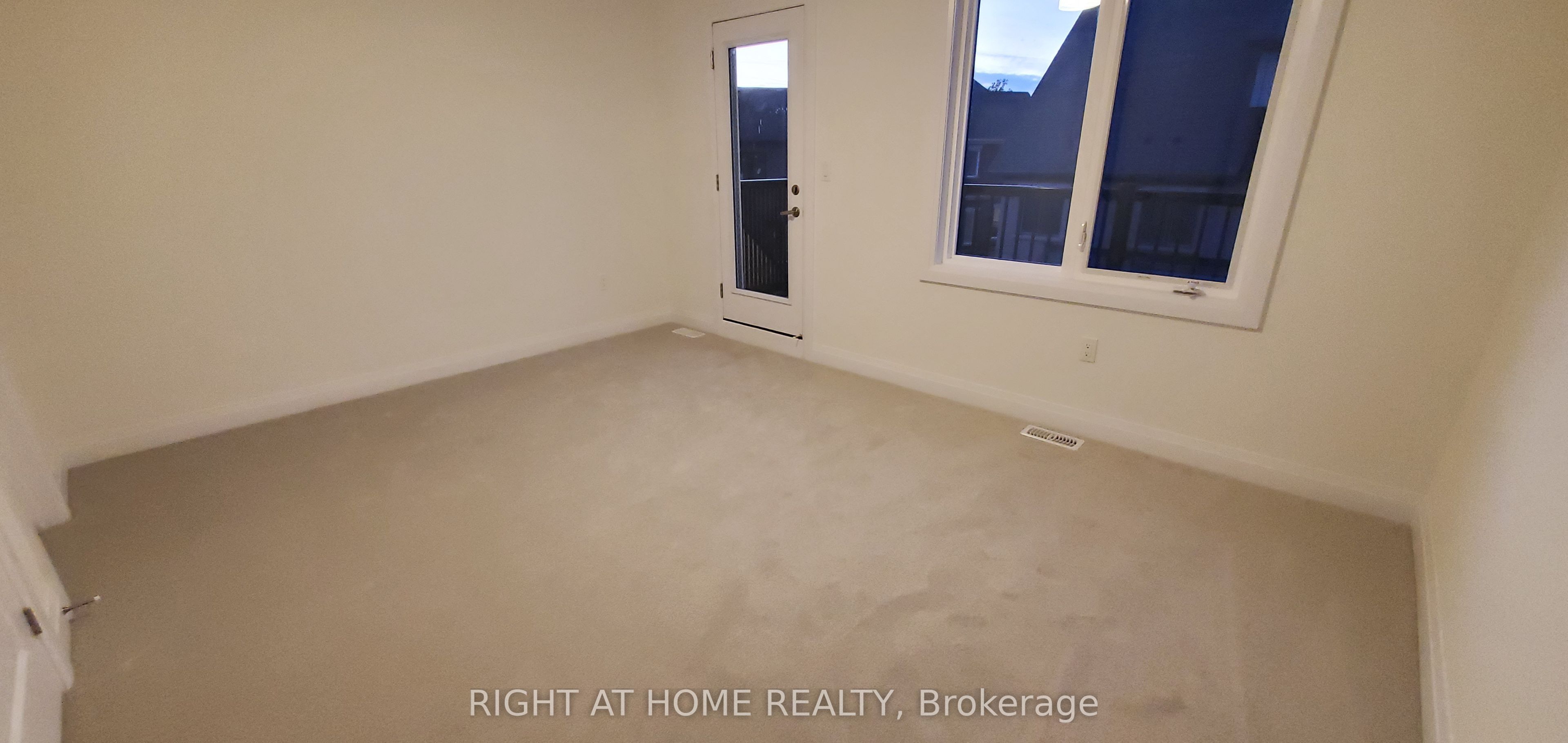 18 Kings Hill Drive Property Photo 15