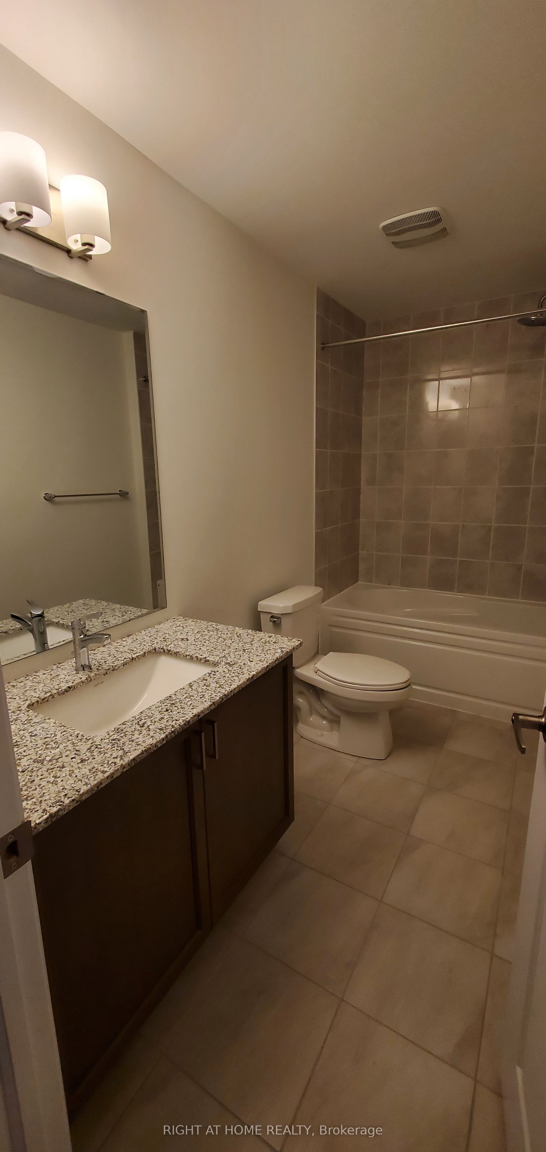 18 Kings Hill Drive Property Photo 16