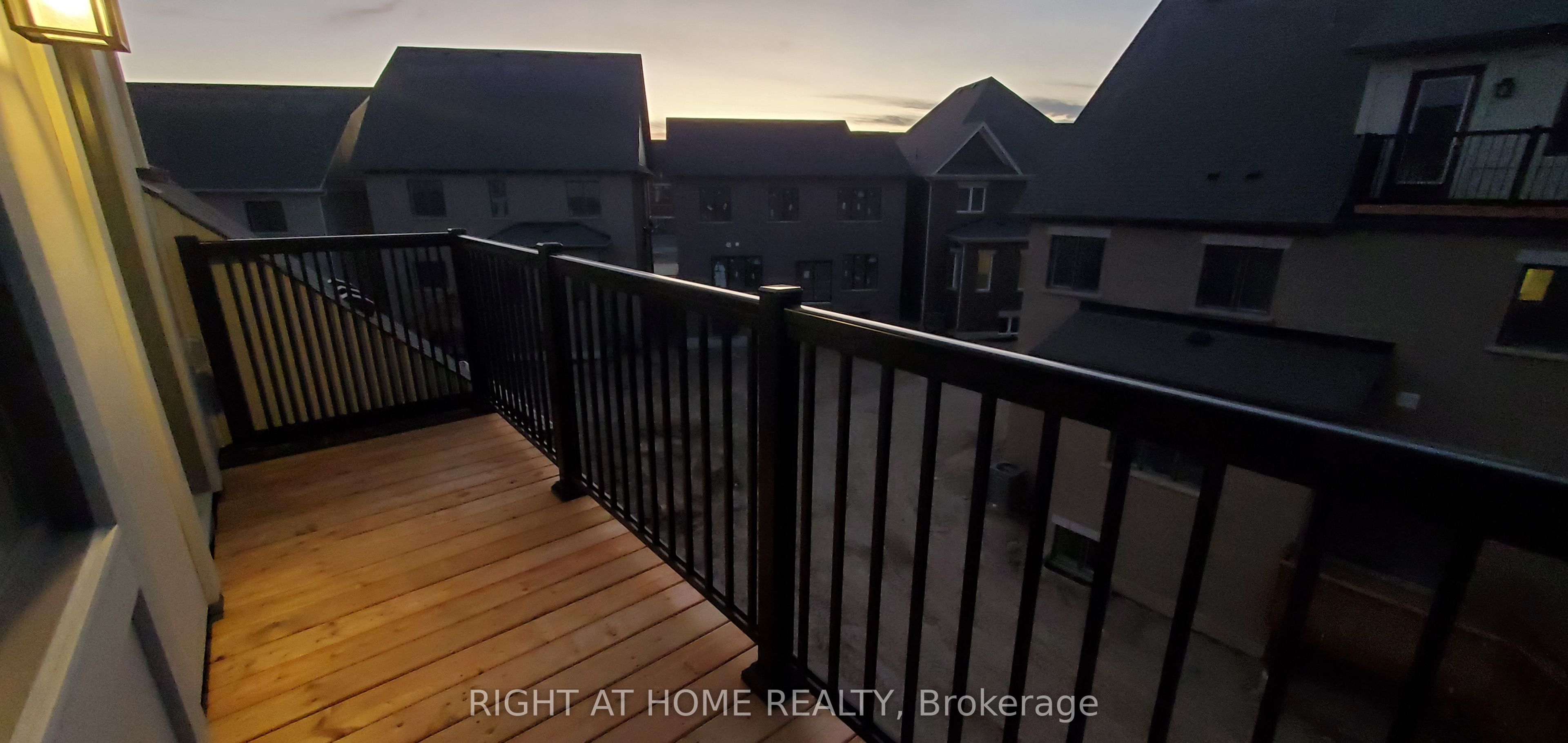 18 Kings Hill Drive Property Photo 17