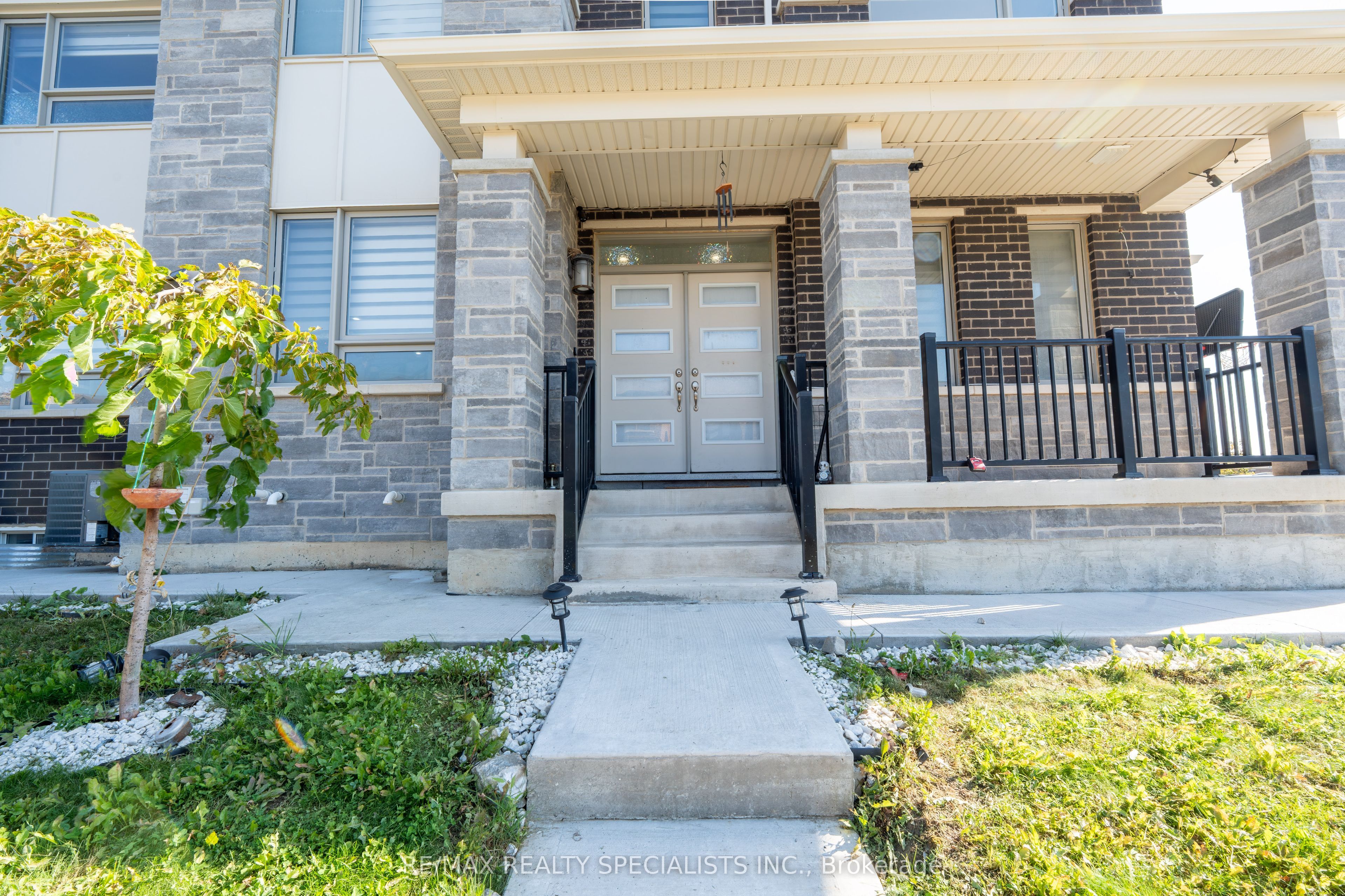 1 Boothill Drive Property Photo 4
