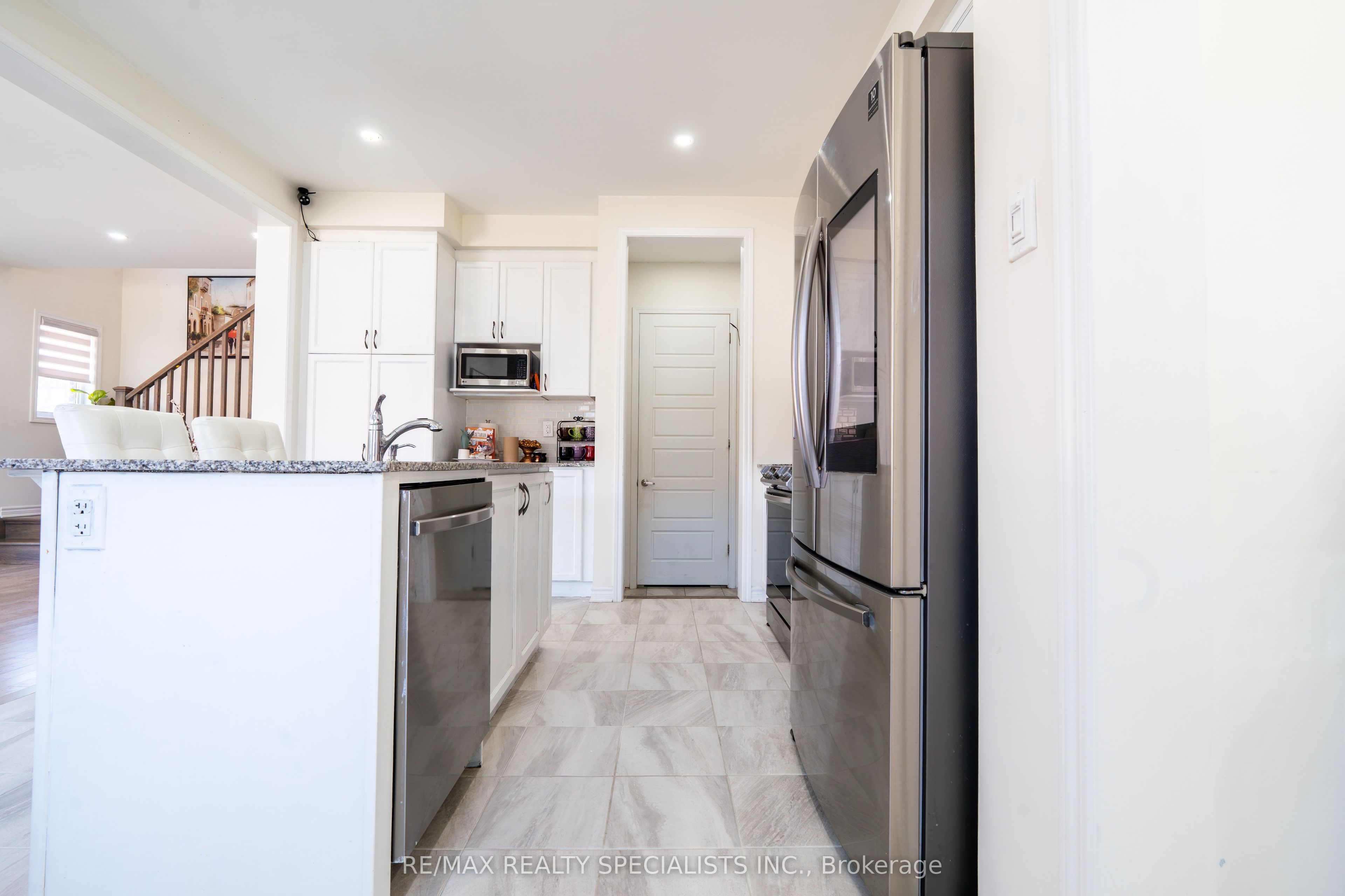 1 Boothill Drive Property Photo 8