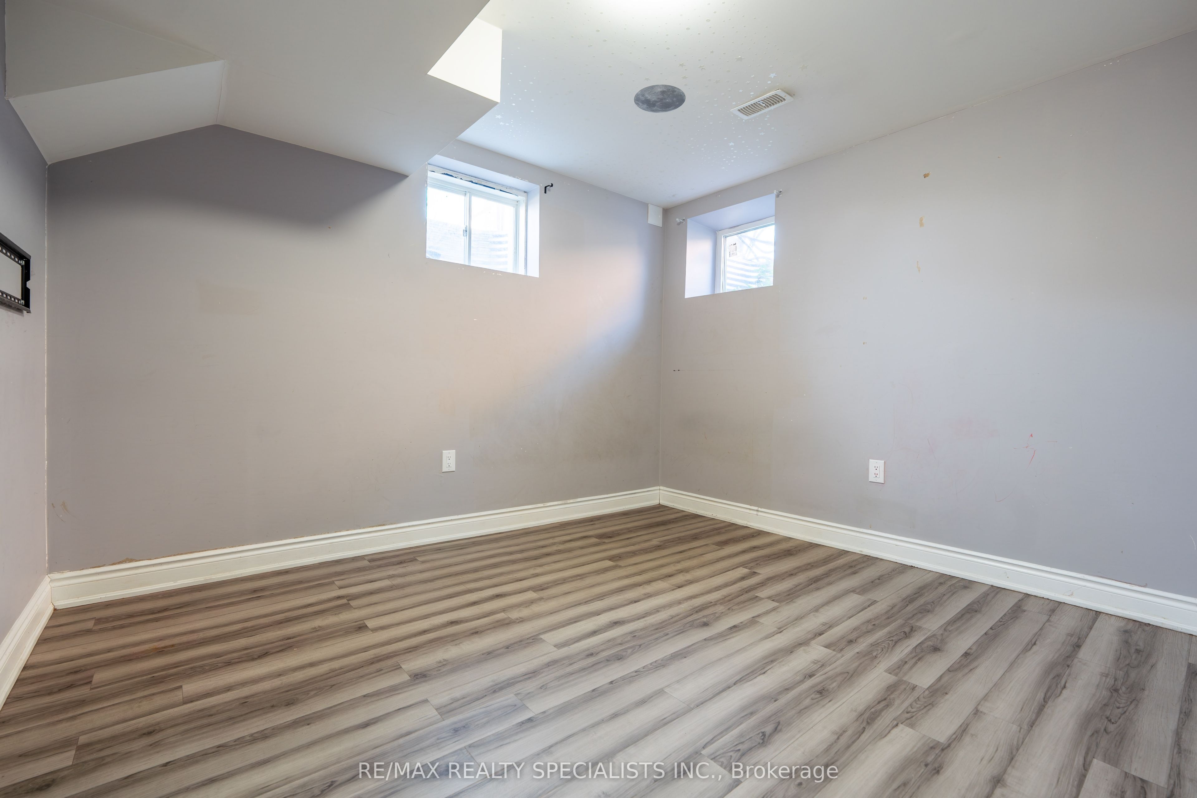 1 Boothill Drive Property Photo 23