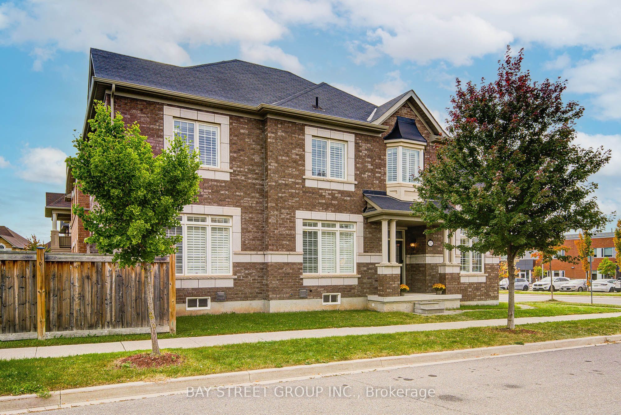 382 Begonia Gardens Property Photo 3