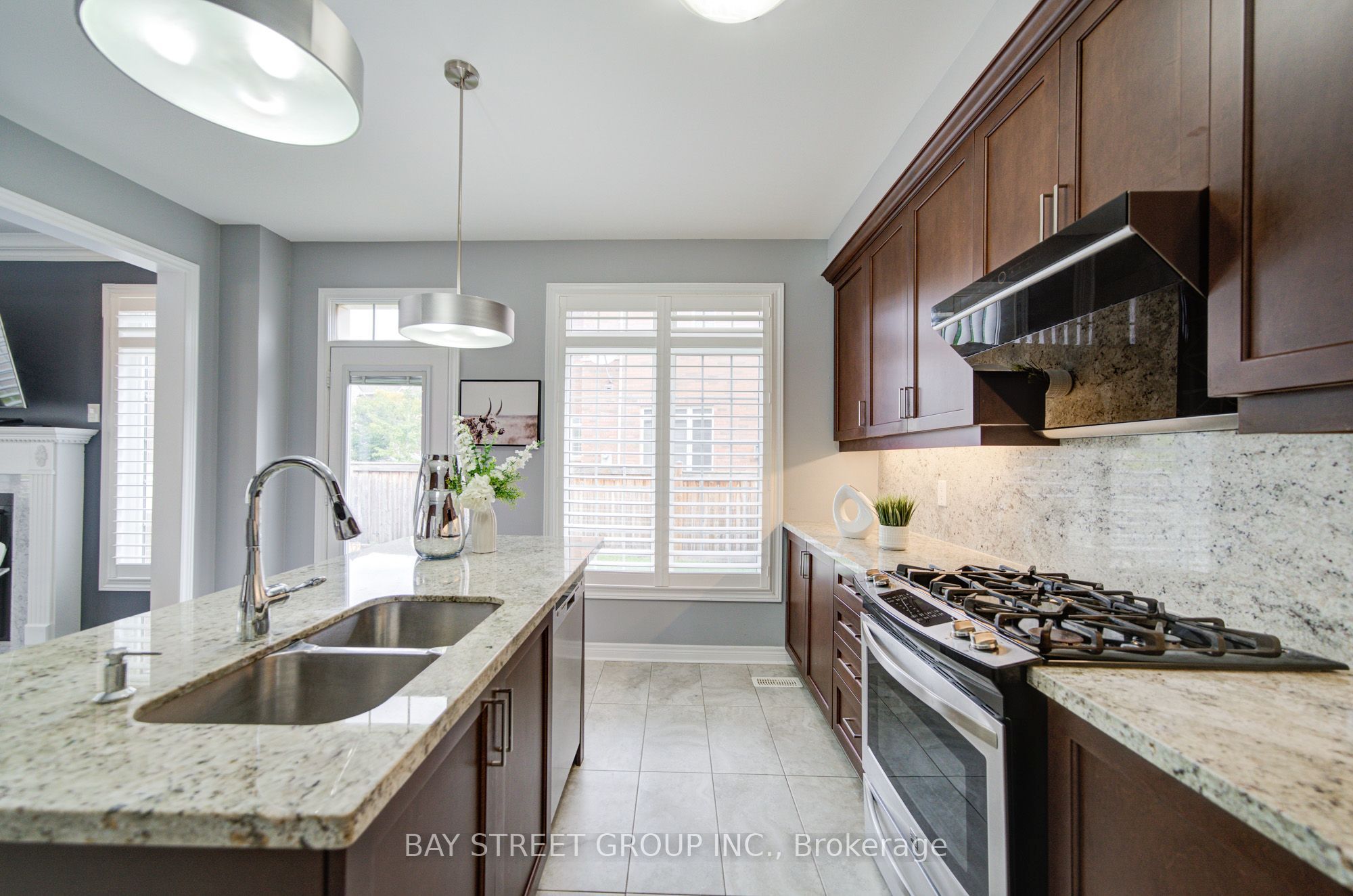 382 Begonia Gardens Property Photo 13