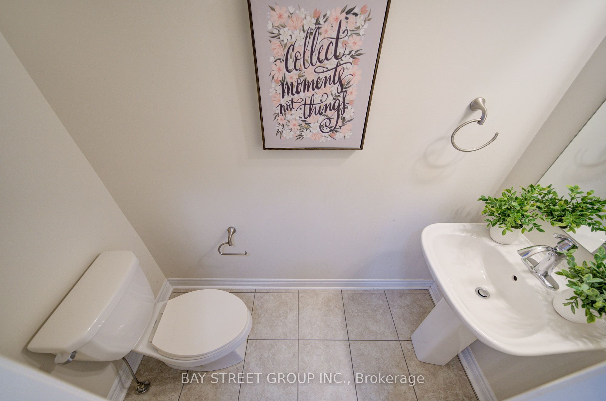 382 Begonia Gardens Property Photo 14