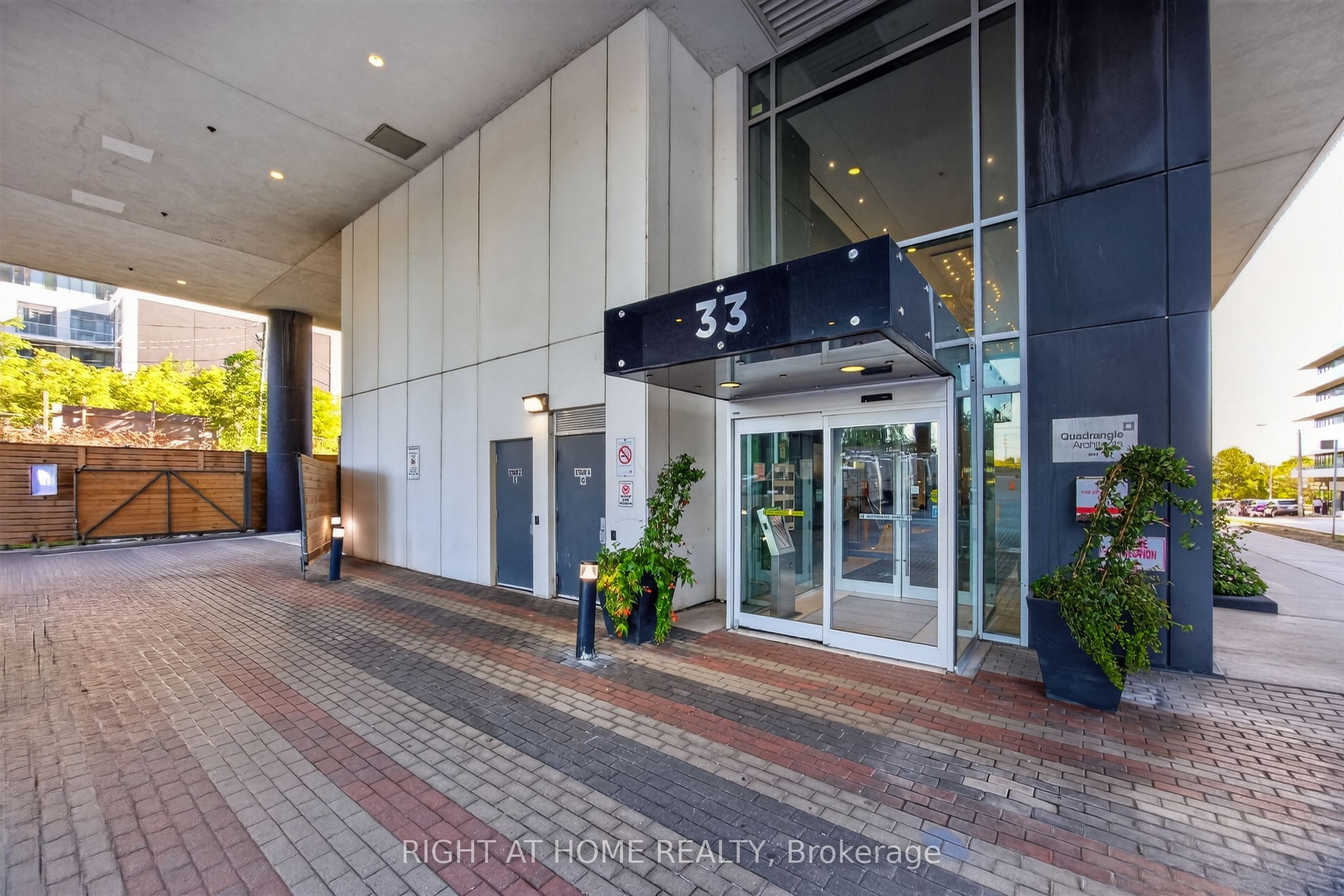 33 Shore Breeze Drive 1801 Property Photo 16