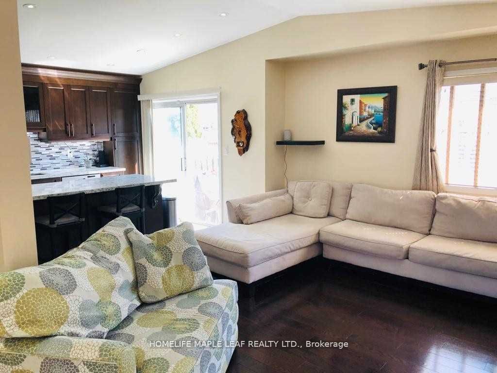 1758 Westbridge Way Property Photo 9