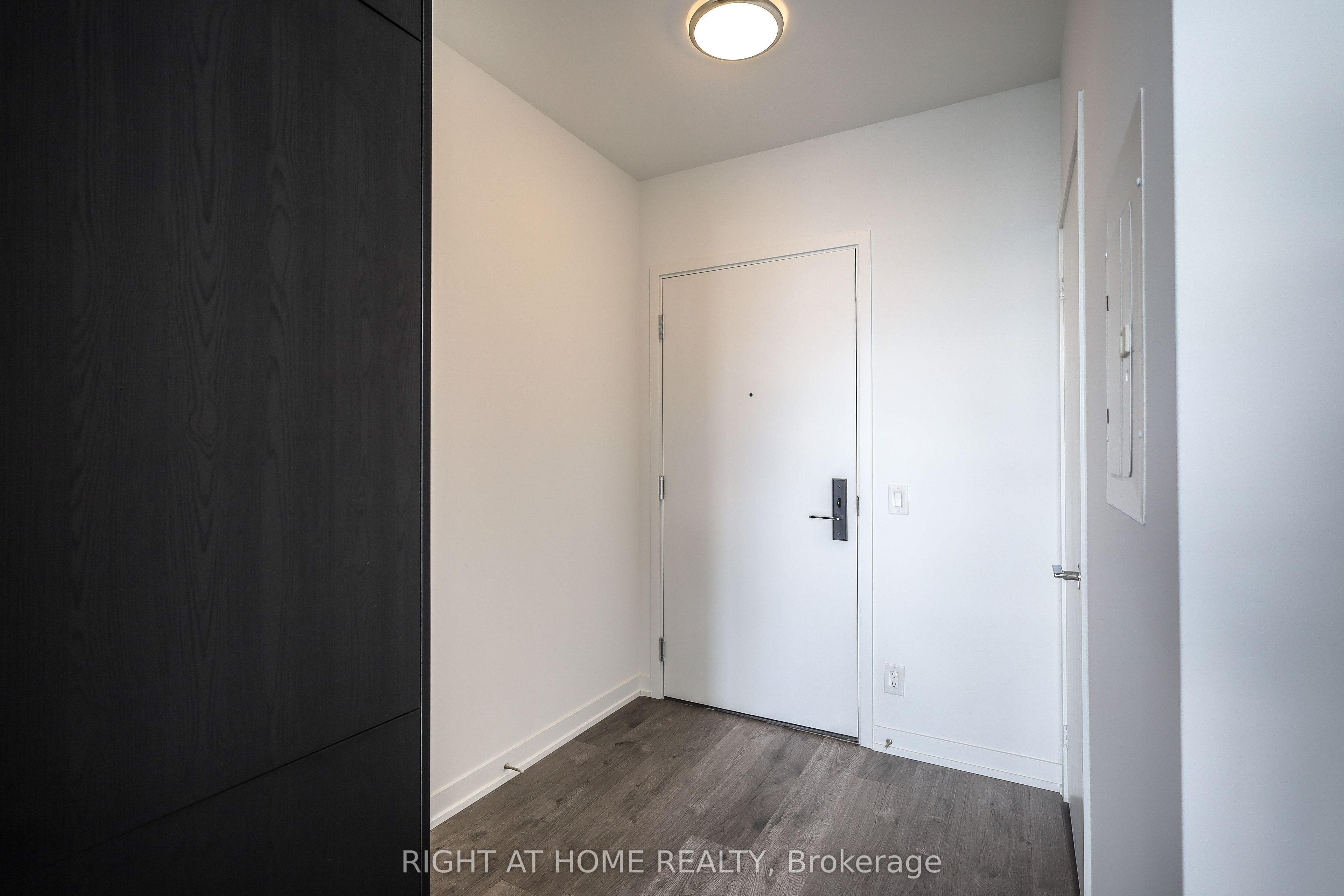 285 Dufferin Street 1405 Property Photo 7