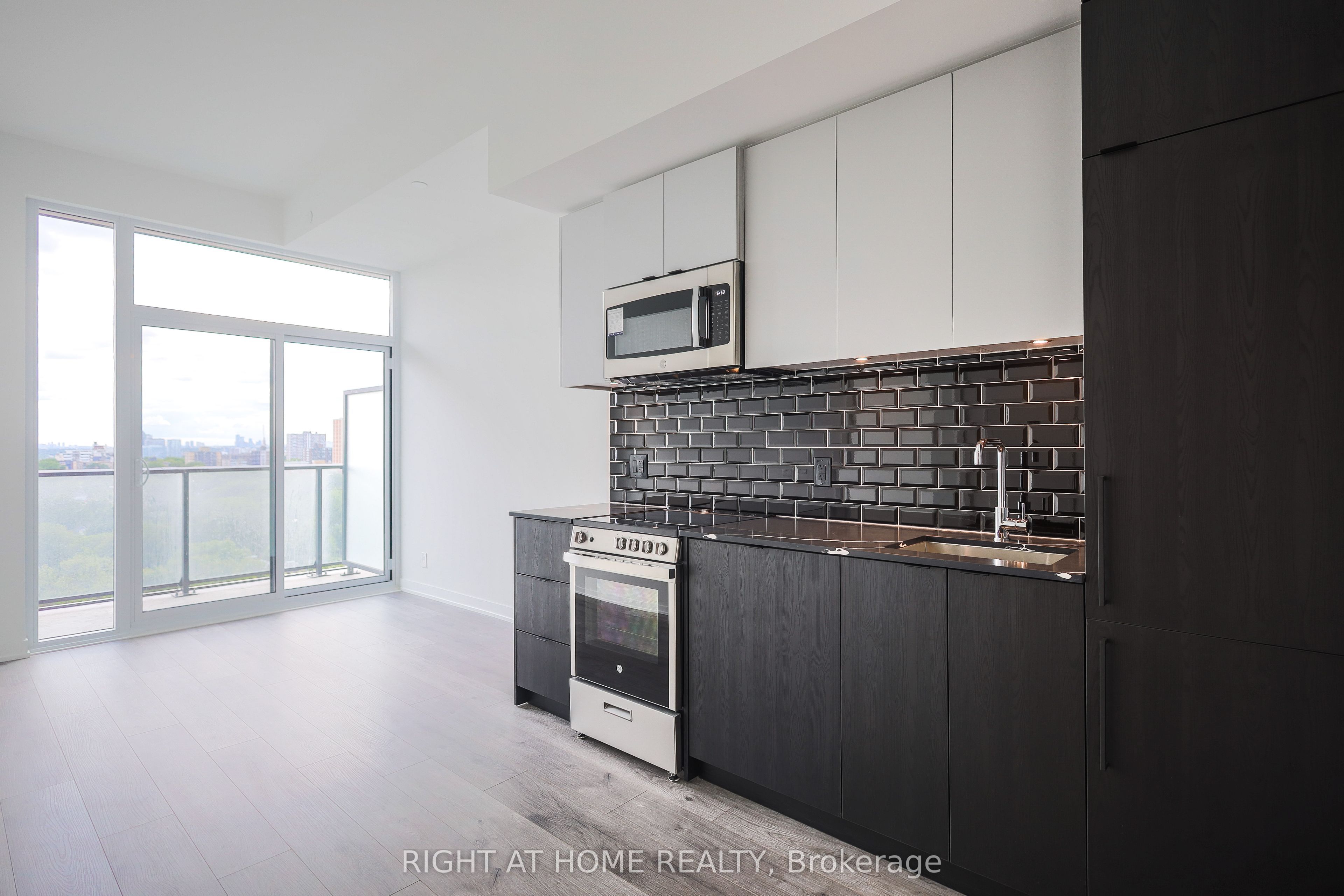 285 Dufferin Street 1405 Property Photo 10