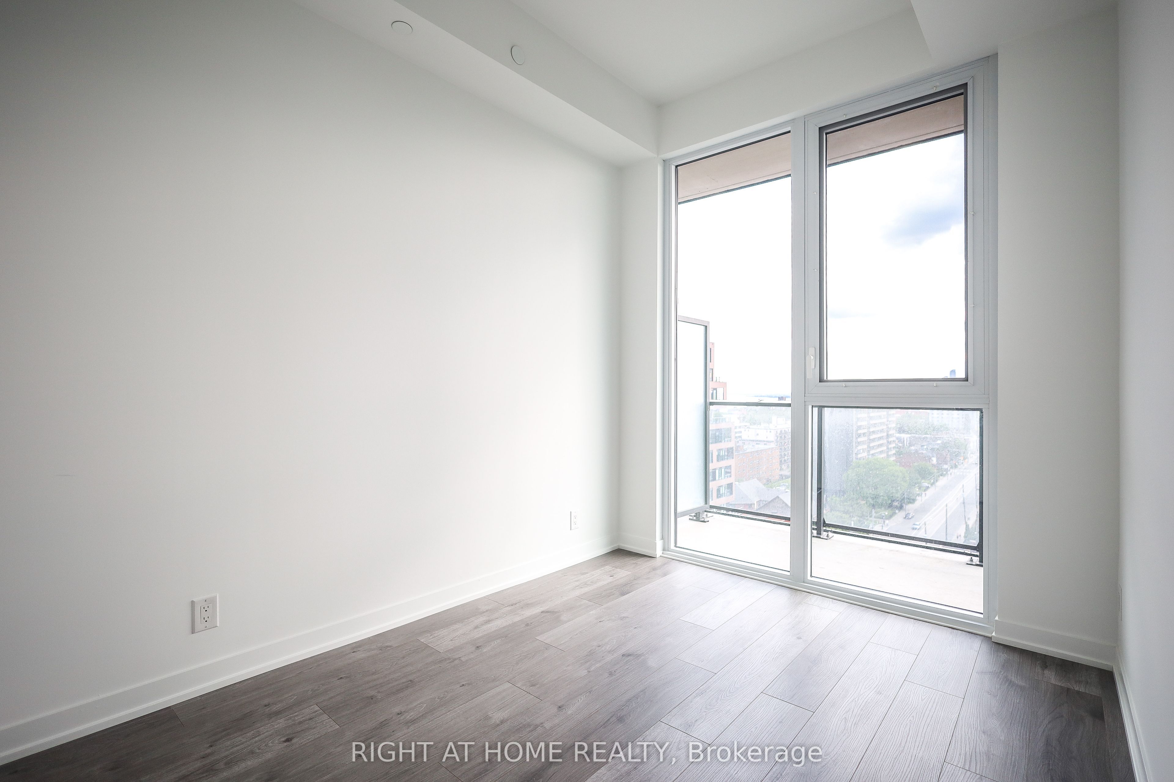 285 Dufferin Street 1405 Property Photo 15