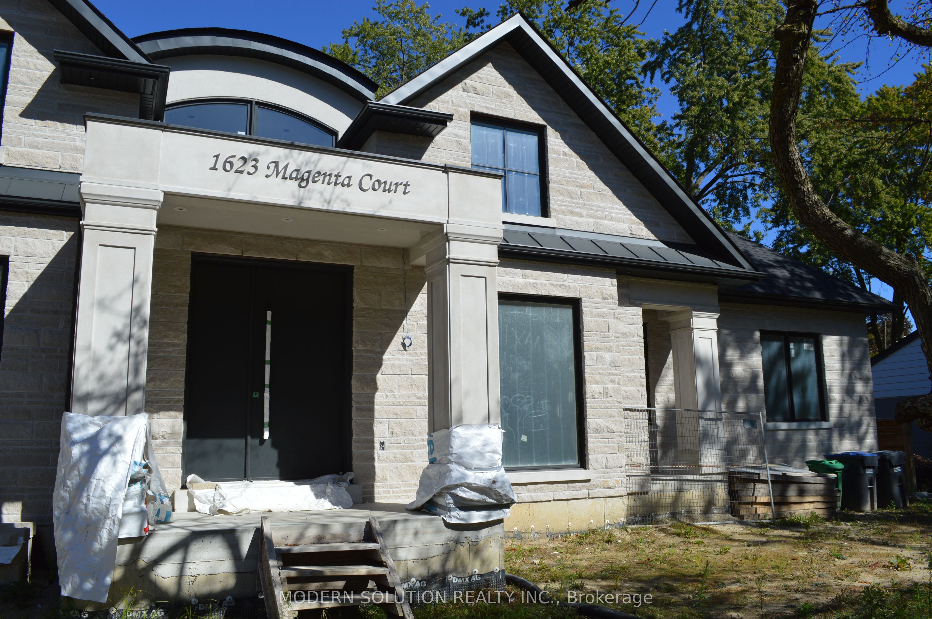 1623 Magenta Court Property Photo 1