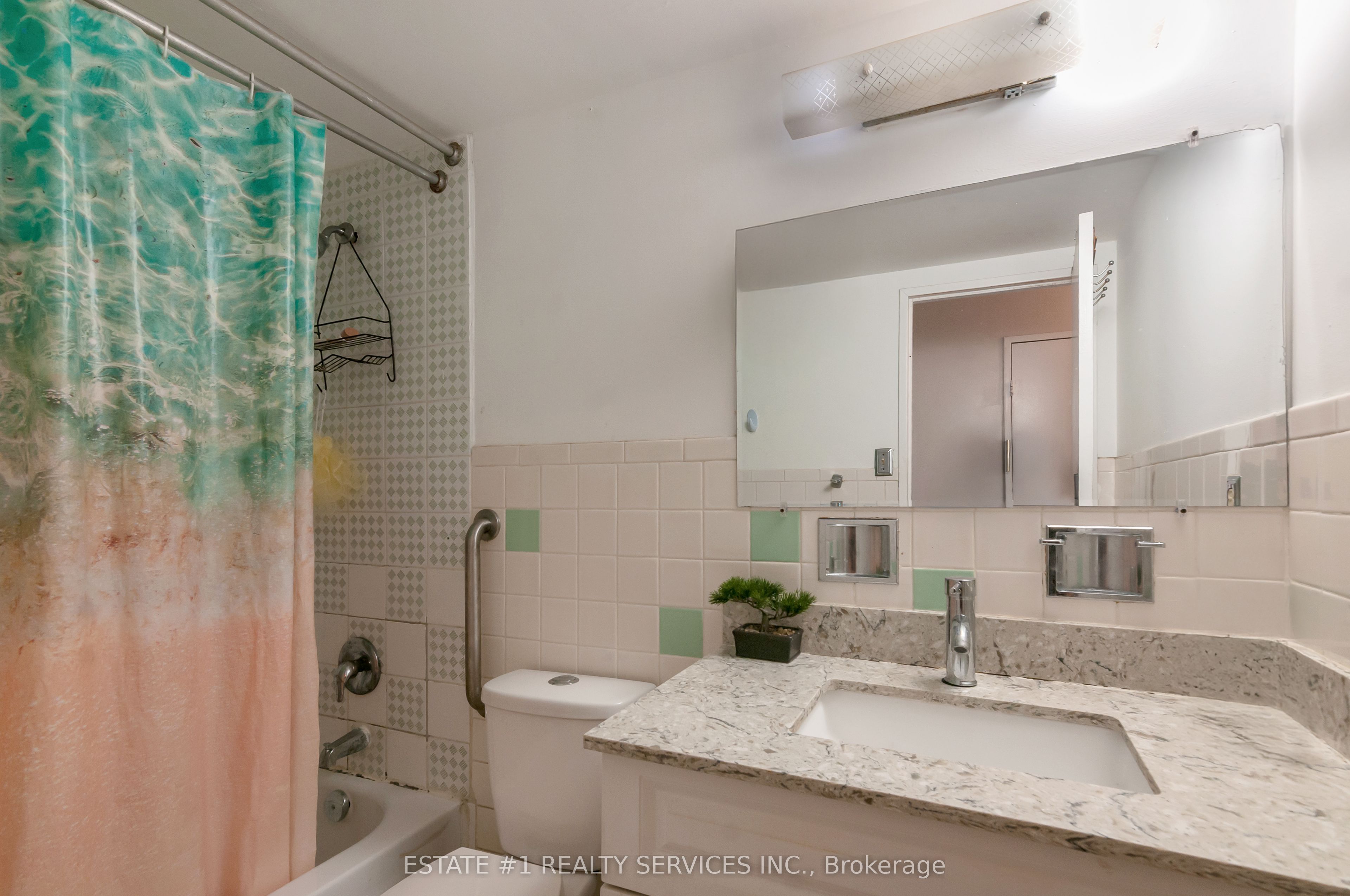 3555 Derry Road E 402 Property Photo 10